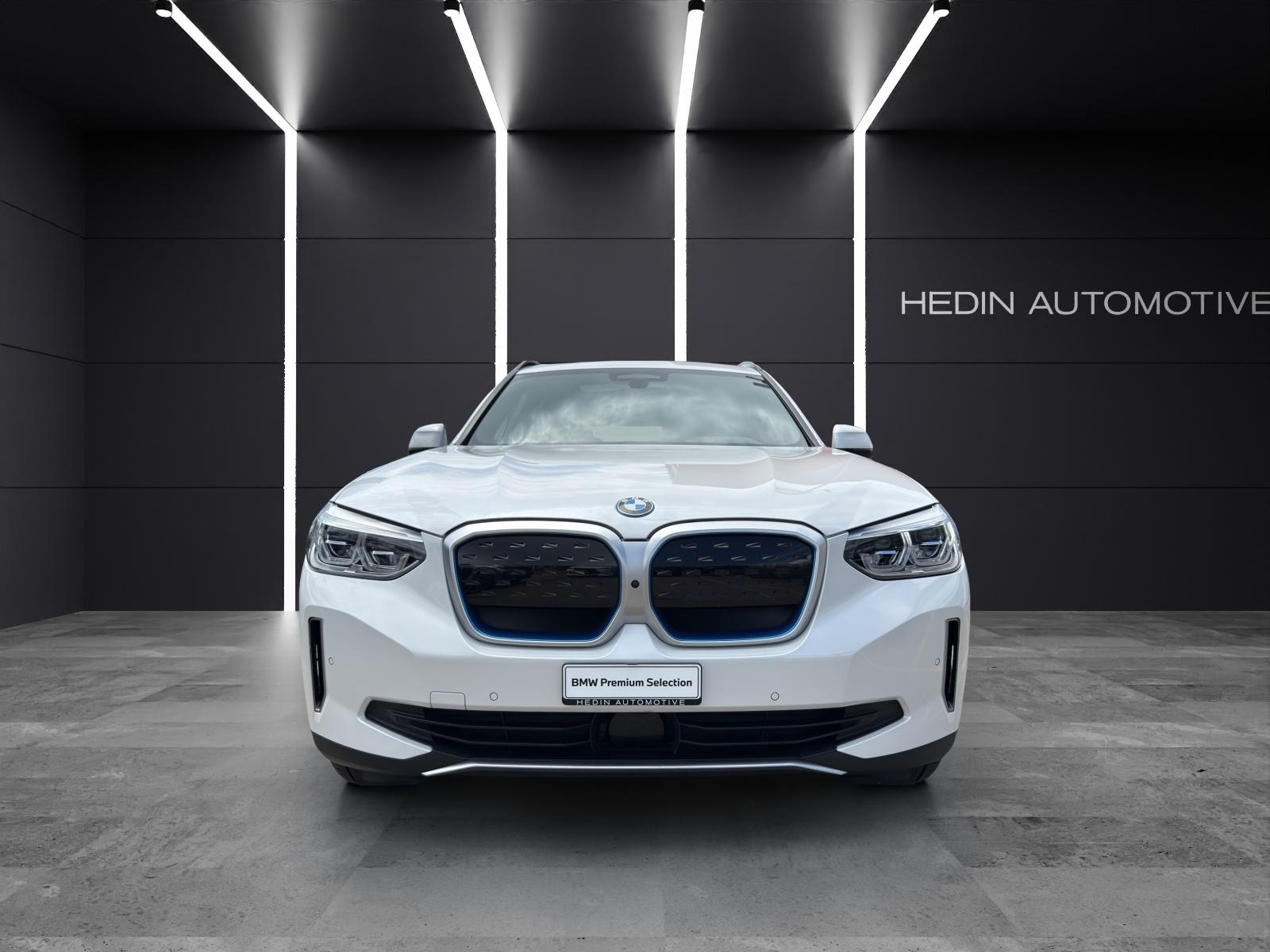 BMW iX3-image-7