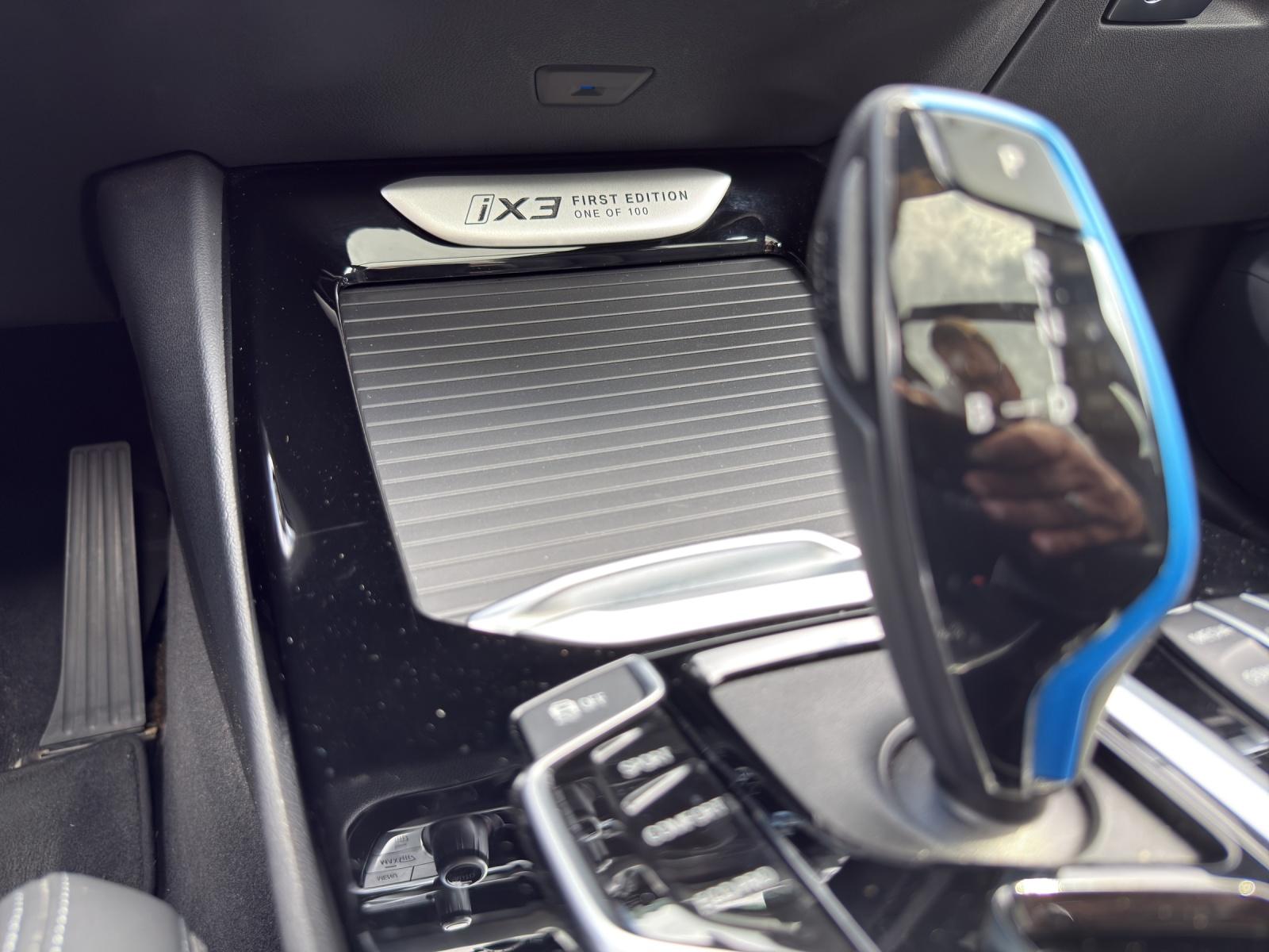 BMW iX3-image-18