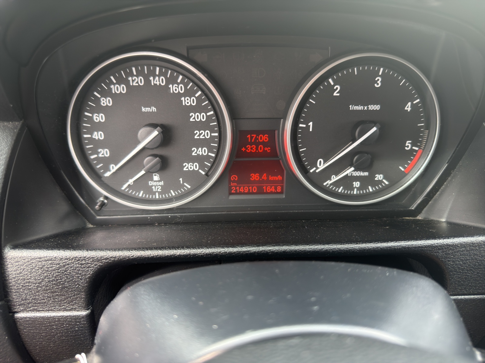 BMW X1 xDrive 18d-image-8