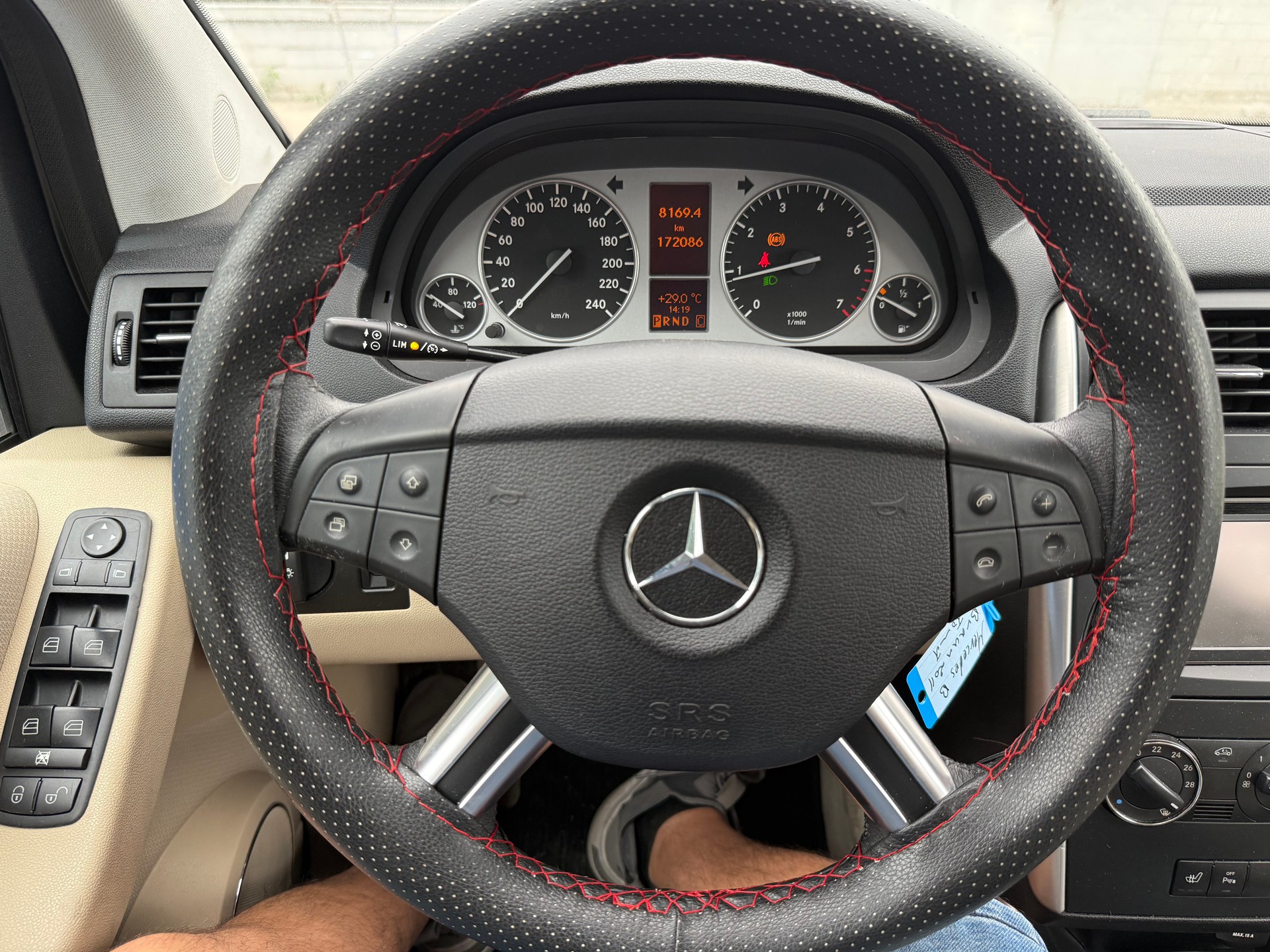 MERCEDES-BENZ B 180 Selection Autotronic-image-10