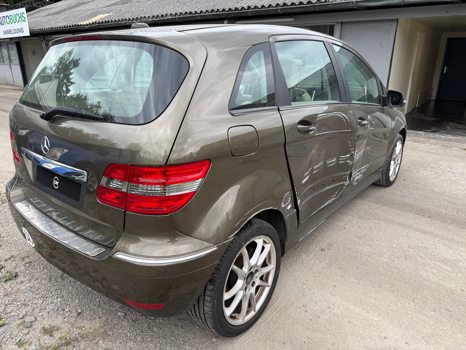 MERCEDES-BENZ B 180 Selection Autotronic-image-5