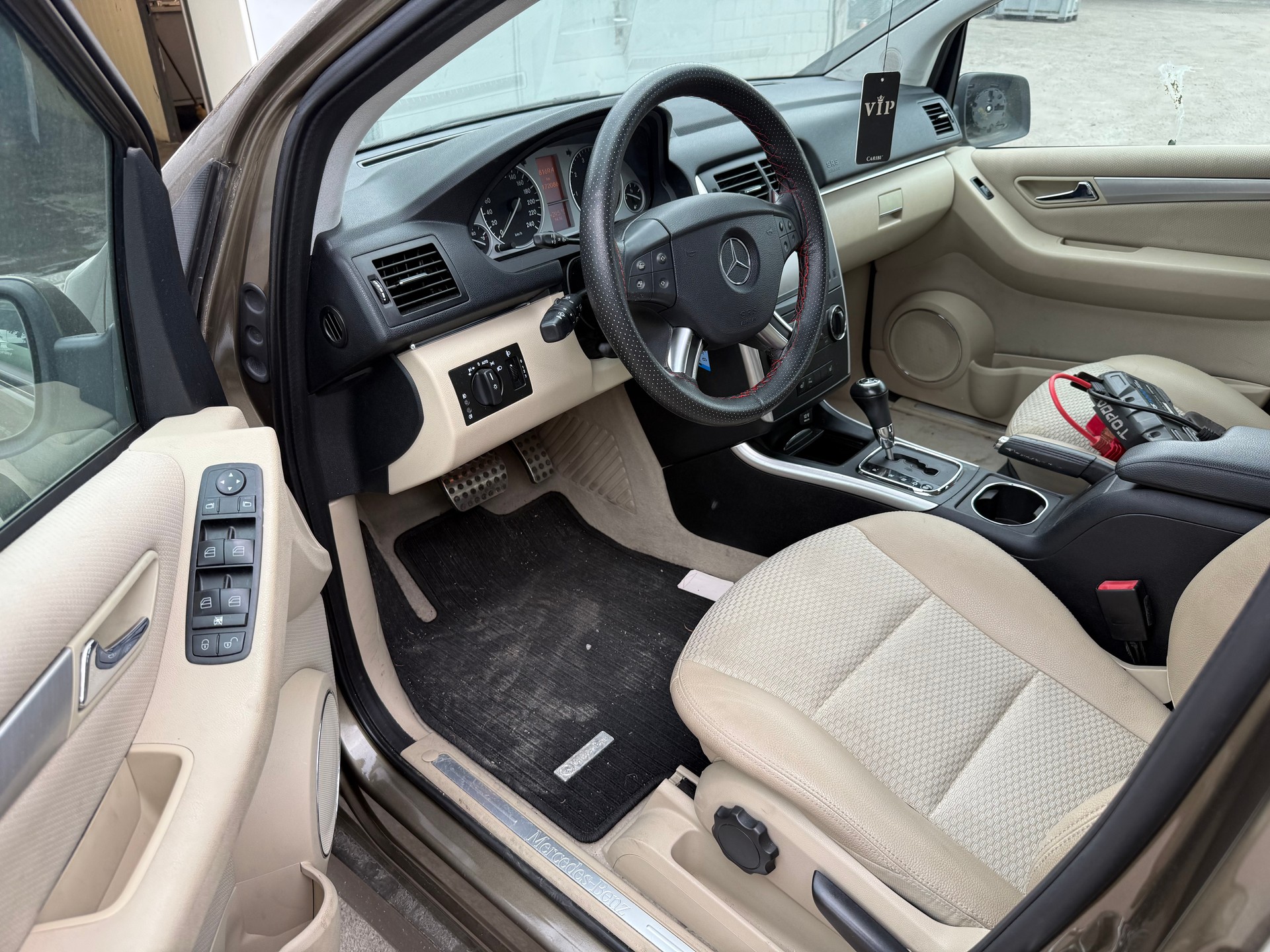 MERCEDES-BENZ B 180 Selection Autotronic-image-9