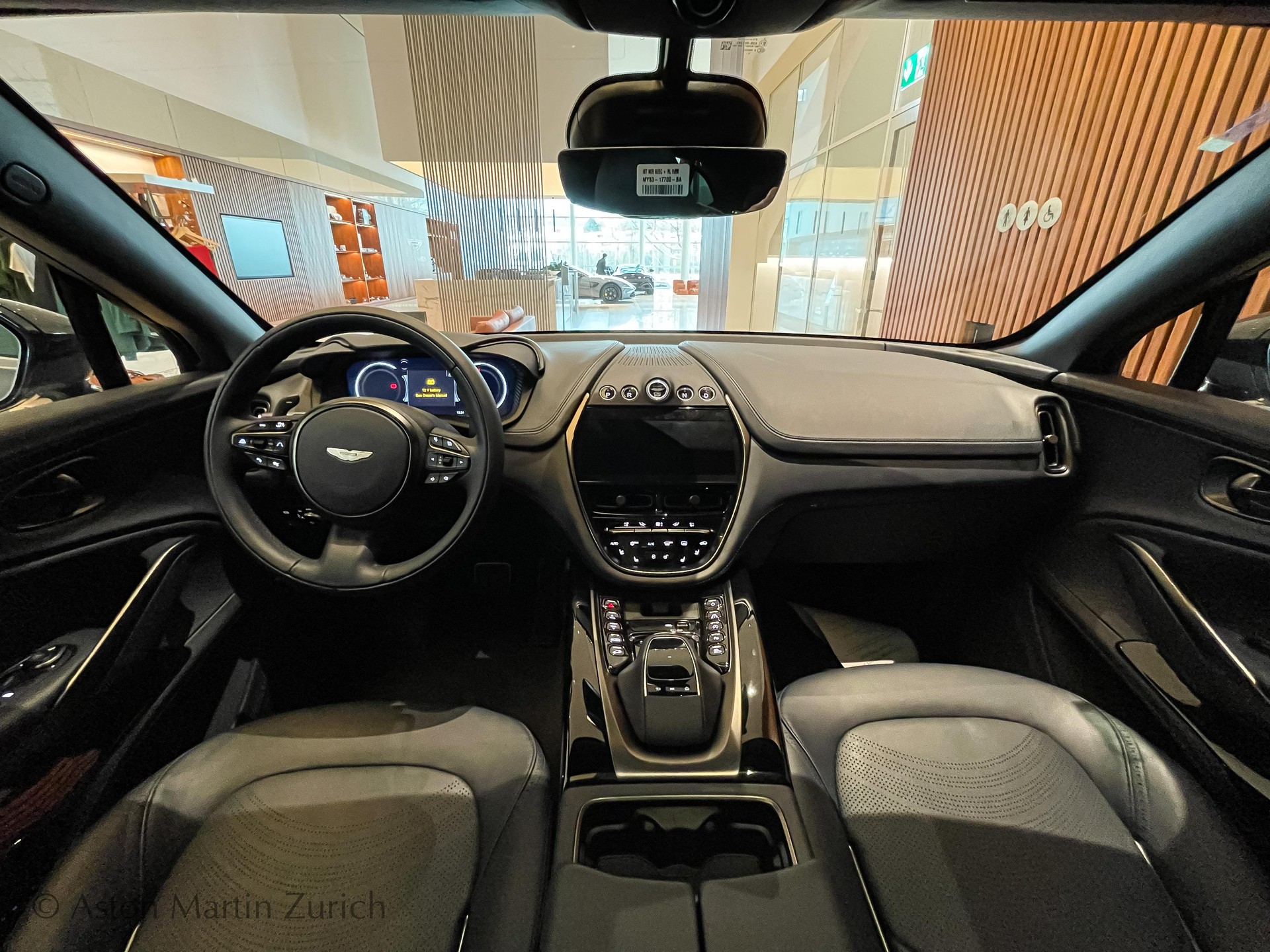 ASTON MARTIN DBX 4.0 V8 Bi-Turbo-image-8