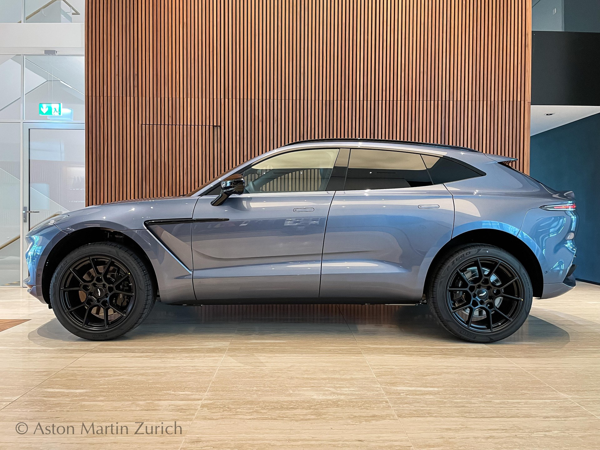 ASTON MARTIN DBX 4.0 V8 Bi-Turbo-image-2