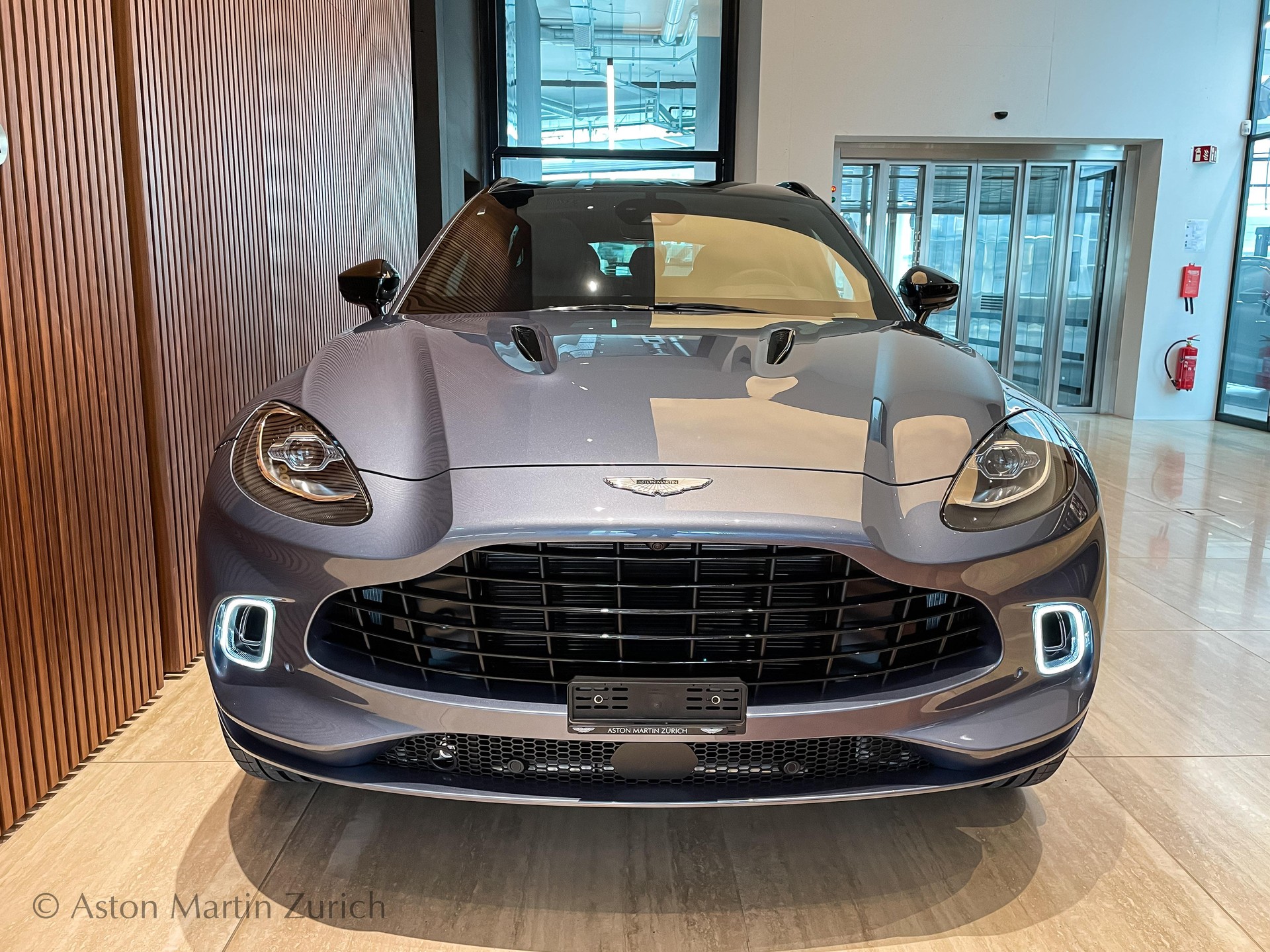 ASTON MARTIN DBX 4.0 V8 Bi-Turbo-image-4