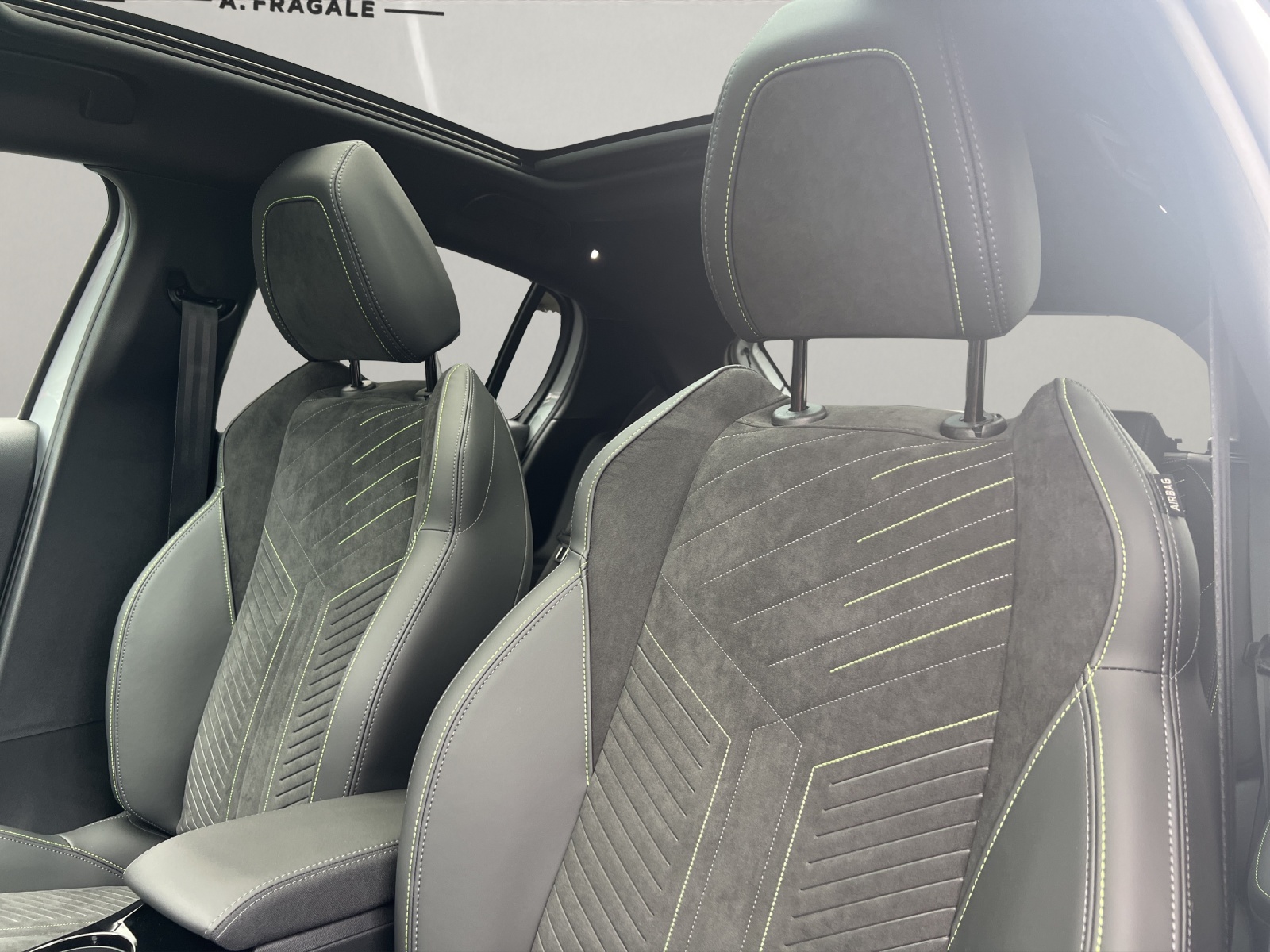 PEUGEOT 208 1.2 Hybrid 145 GT-image-11