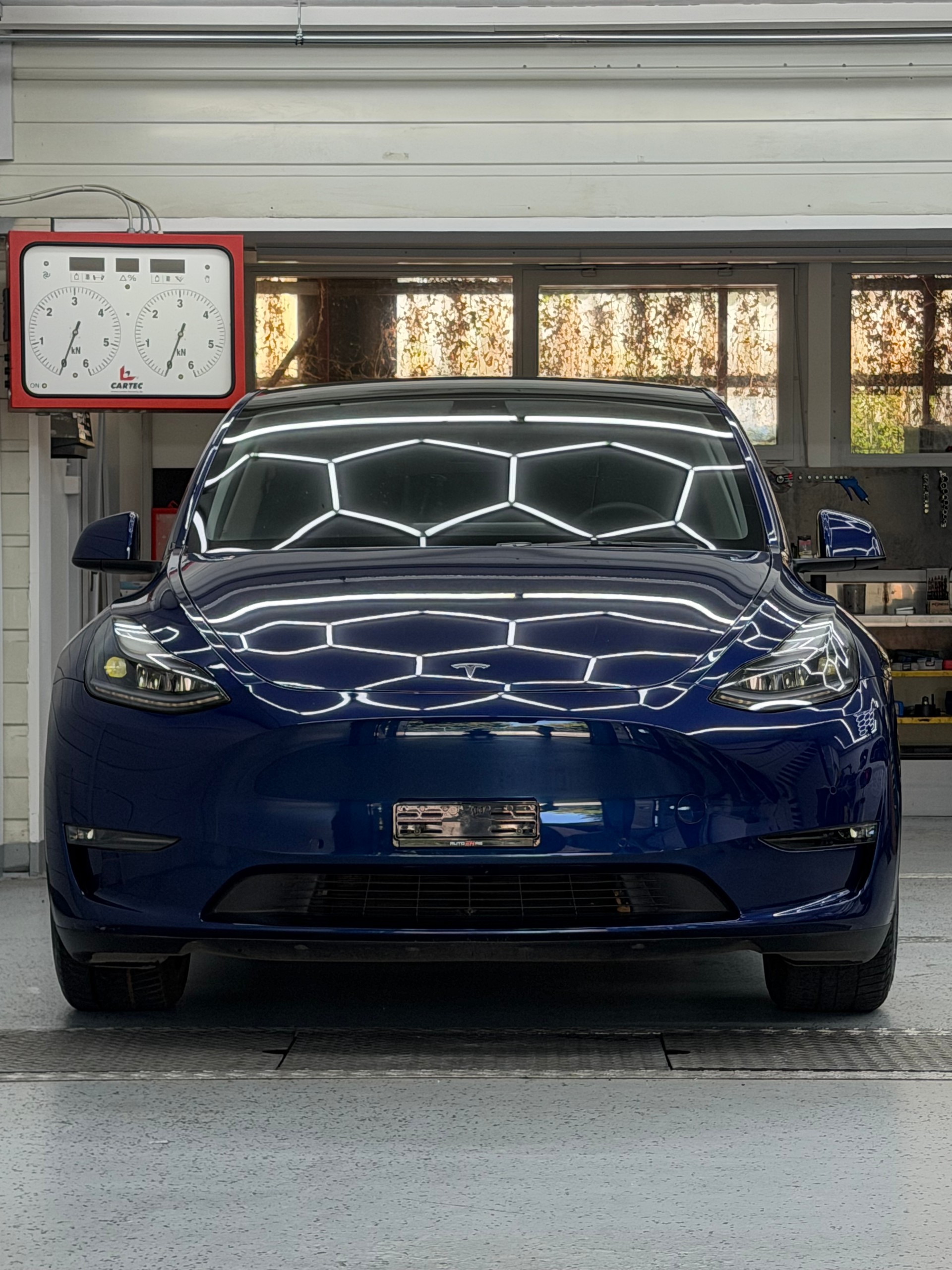 TESLA Model Y Long Range-image-1