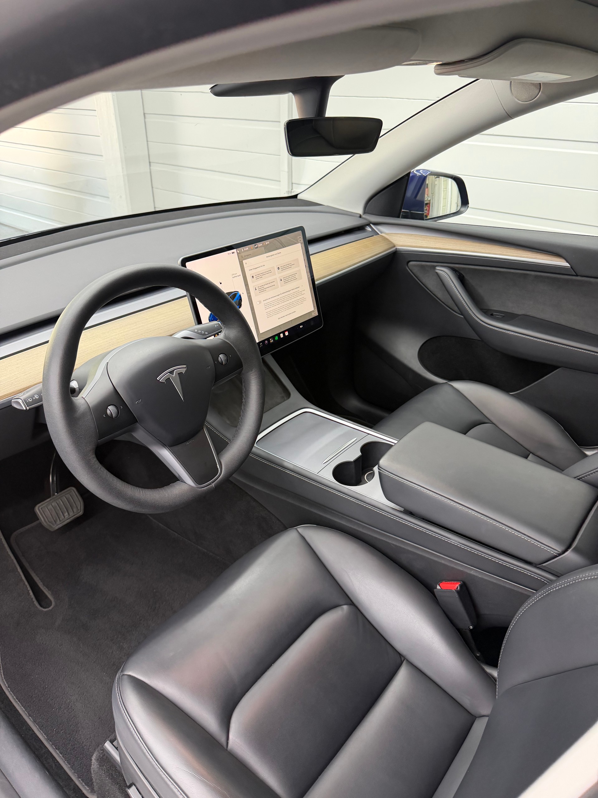 TESLA Model Y Long Range-image-5