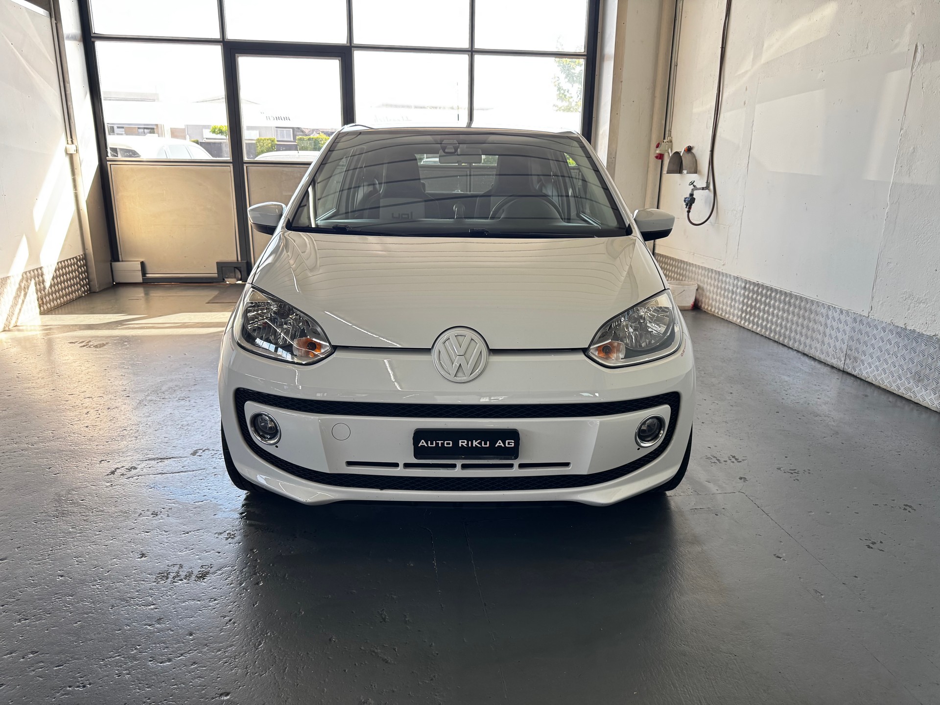 VW Up 1.0 move up-image-3