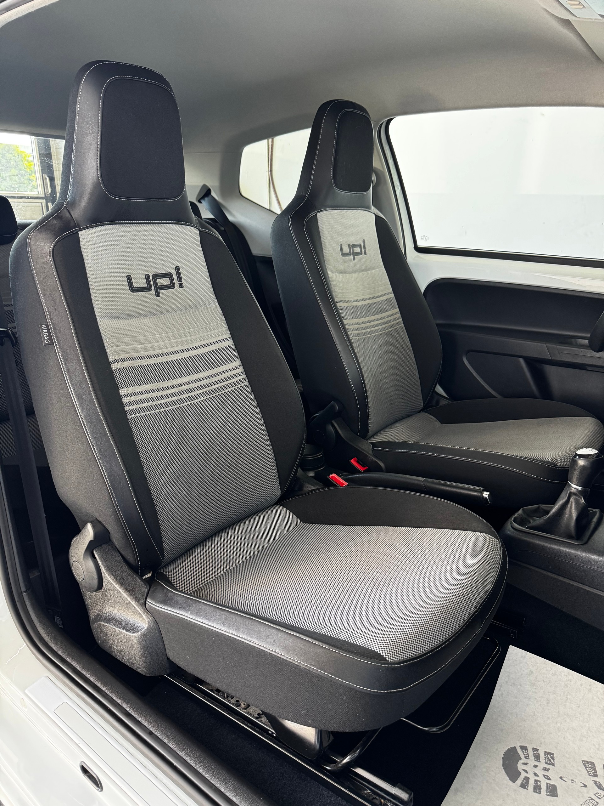 VW Up 1.0 move up-image-18
