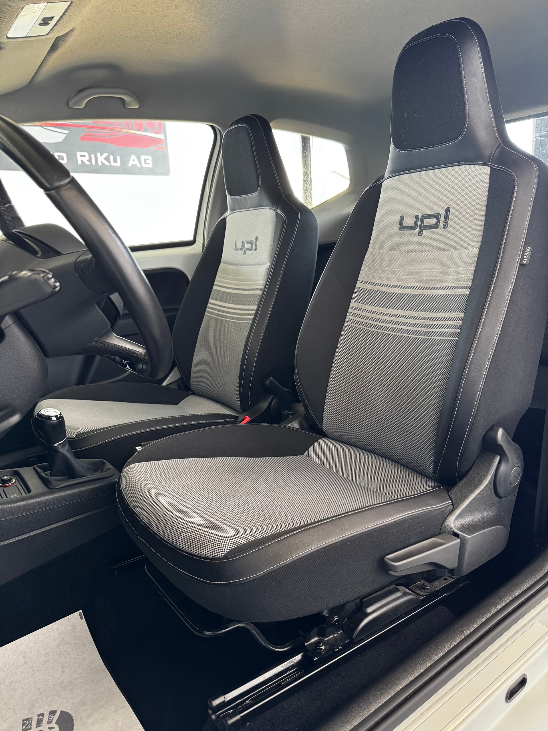 VW Up 1.0 move up-image-13