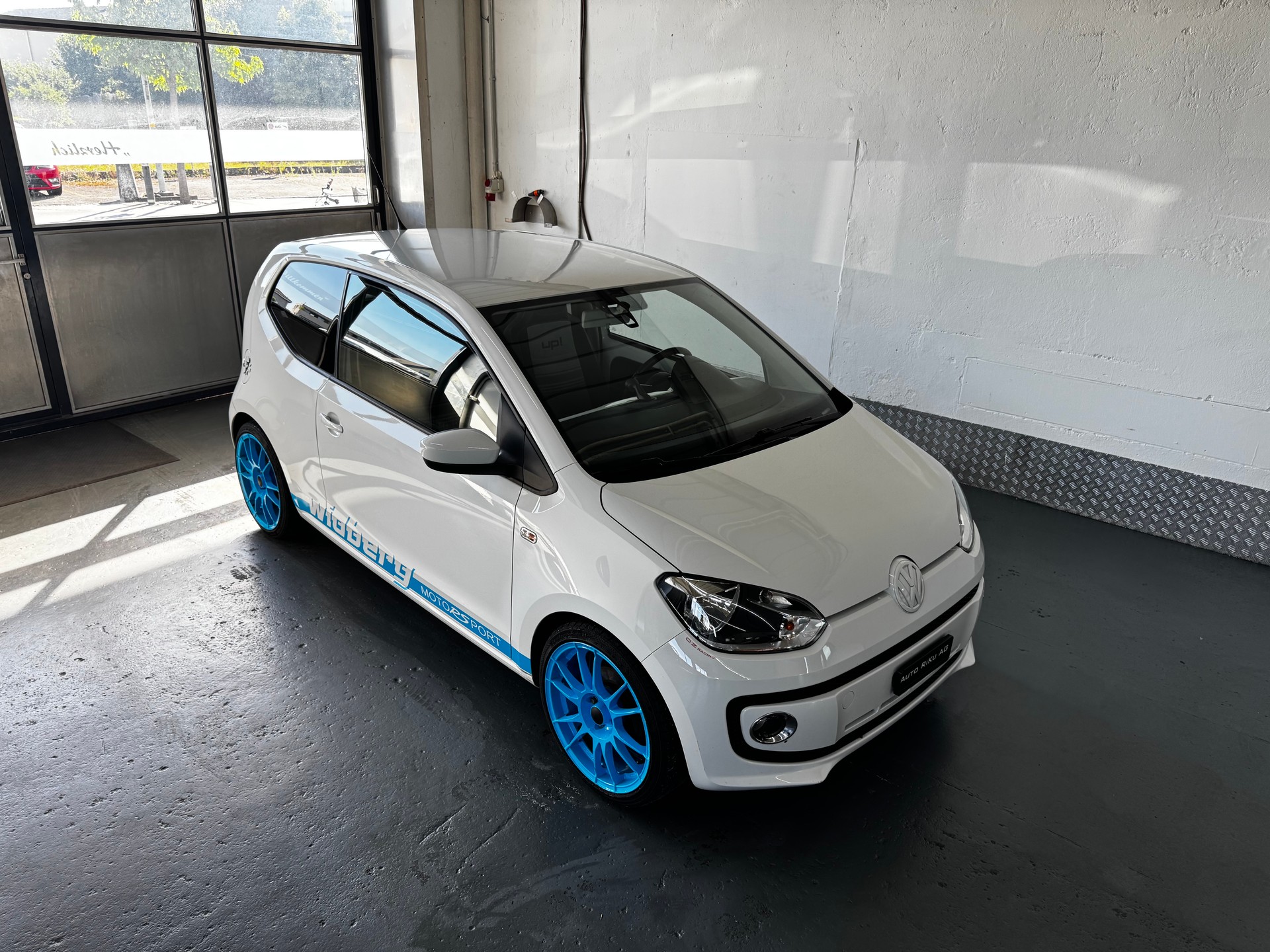 VW Up 1.0 move up-image-0