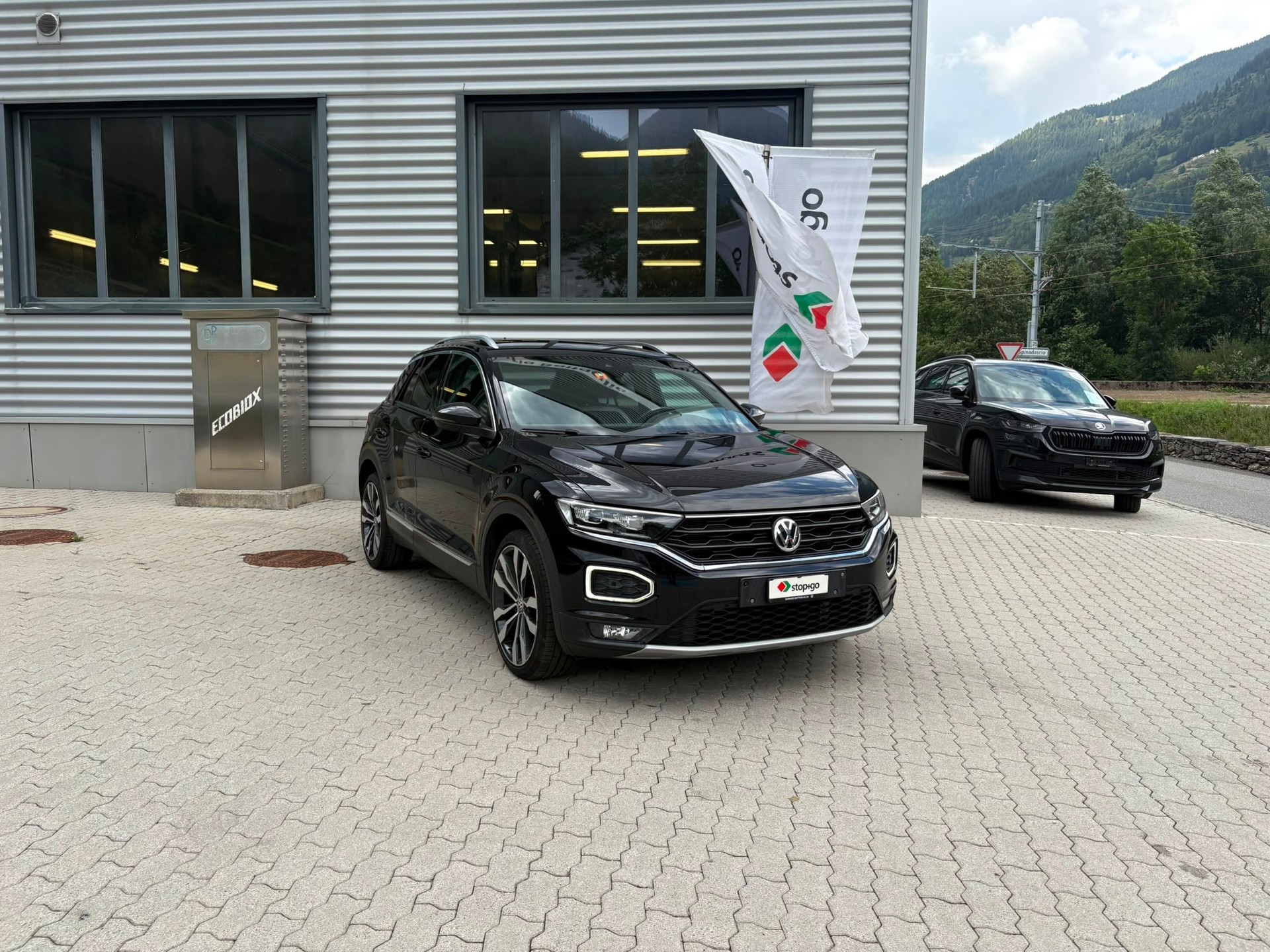 VW T-Roc 2.0 TDI Sport DSG 4Motion-image-1