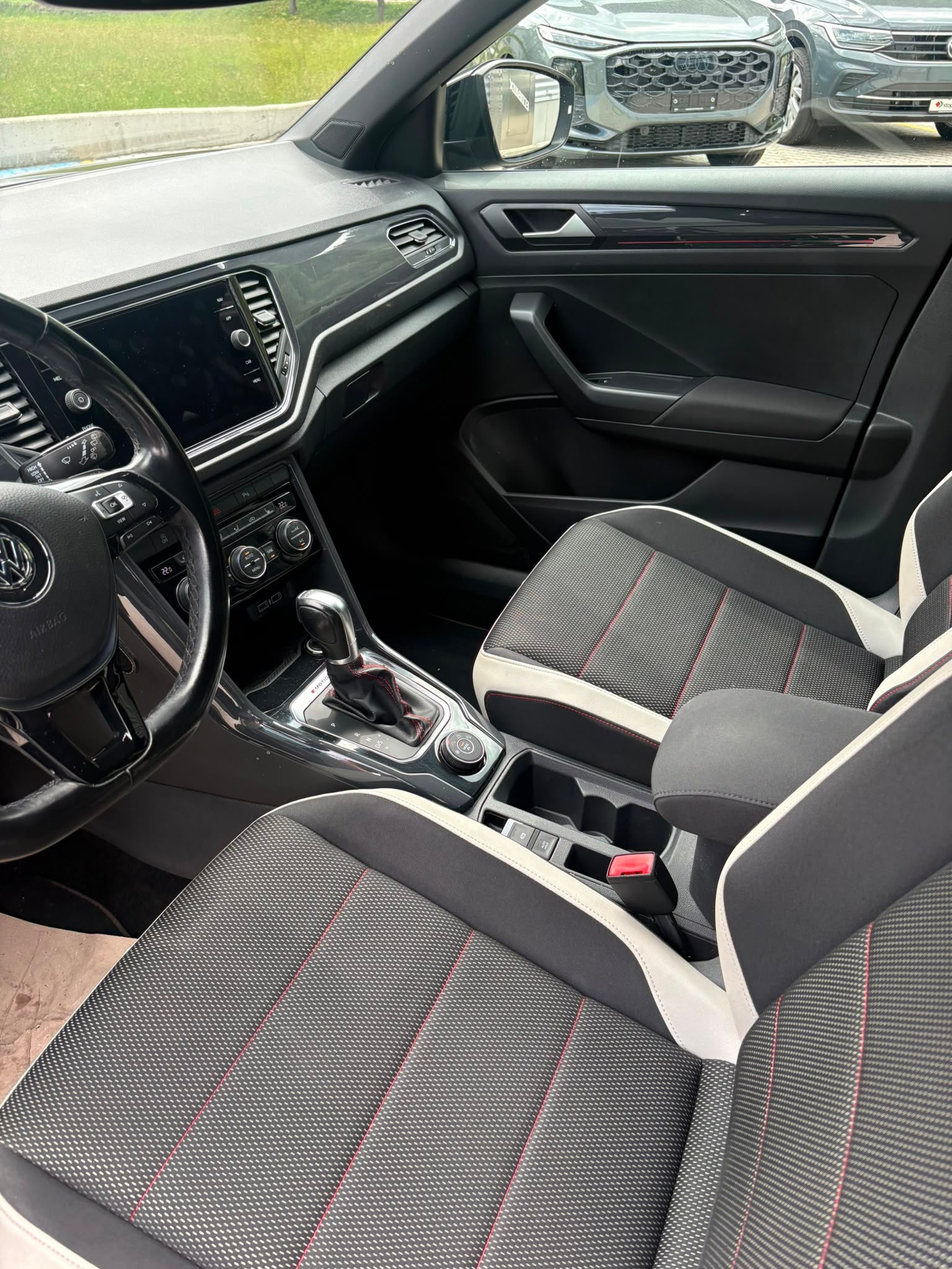 VW T-Roc 2.0 TDI Sport DSG 4Motion-image-6