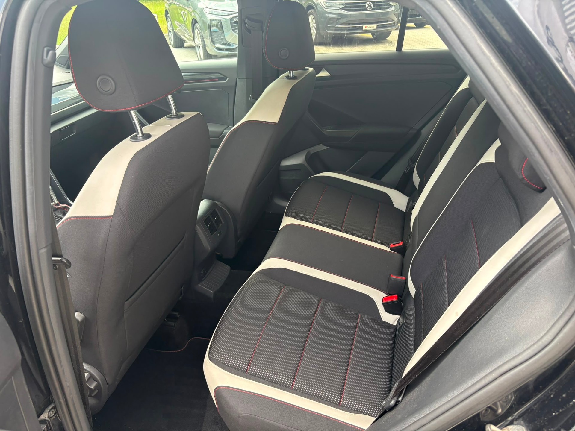 VW T-Roc 2.0 TDI Sport DSG 4Motion-image-7