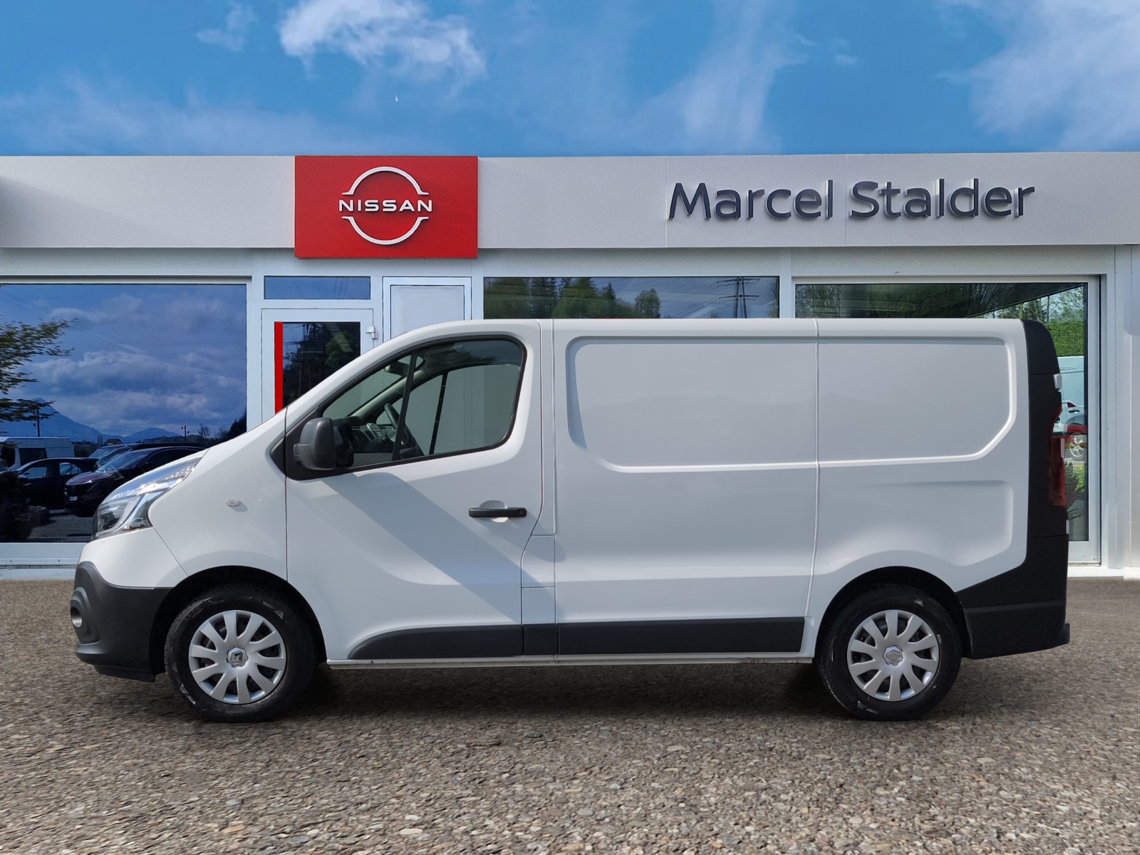 RENAULT Trafic 2.0 ENERGY dCi145 3.0t Business L1H1 A-image-1