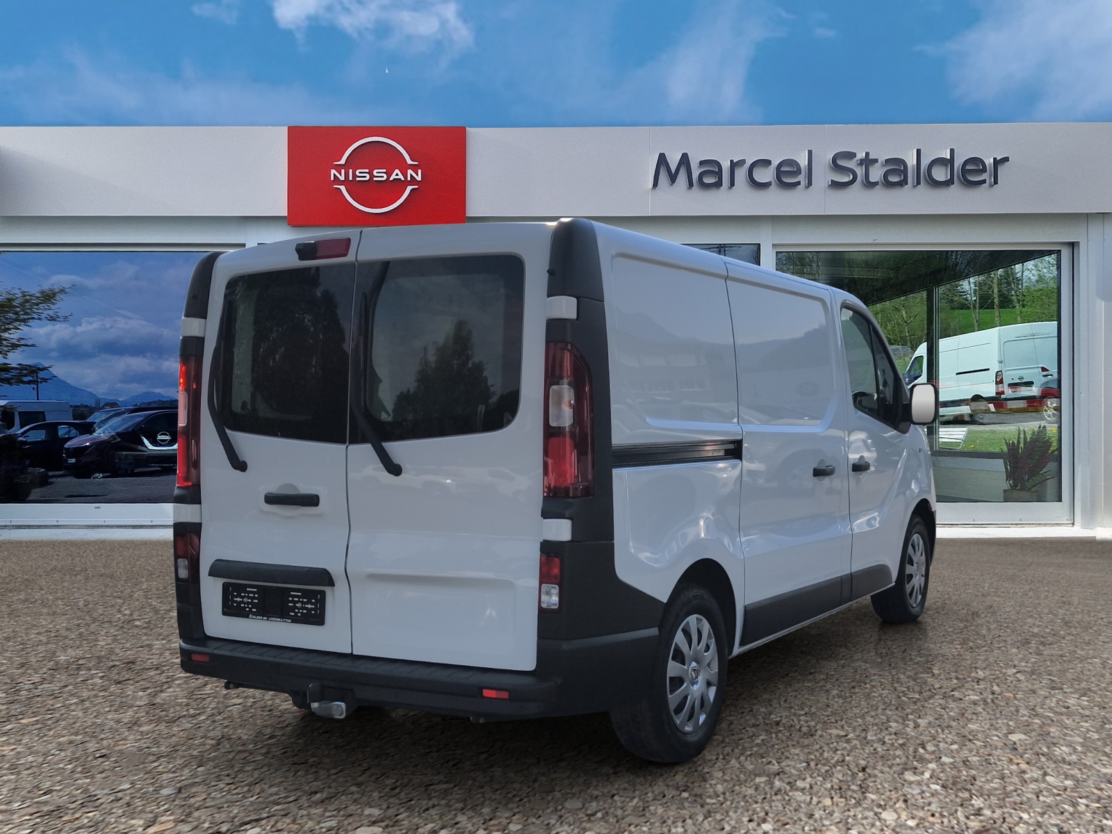 RENAULT Trafic 2.0 ENERGY dCi145 3.0t Business L1H1 A-image-4