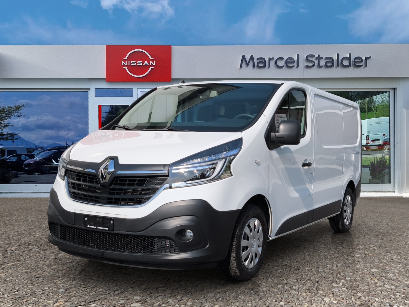 RENAULT Trafic 2.0 ENERGY dCi145 3.0t Business L1H1 A-image-0