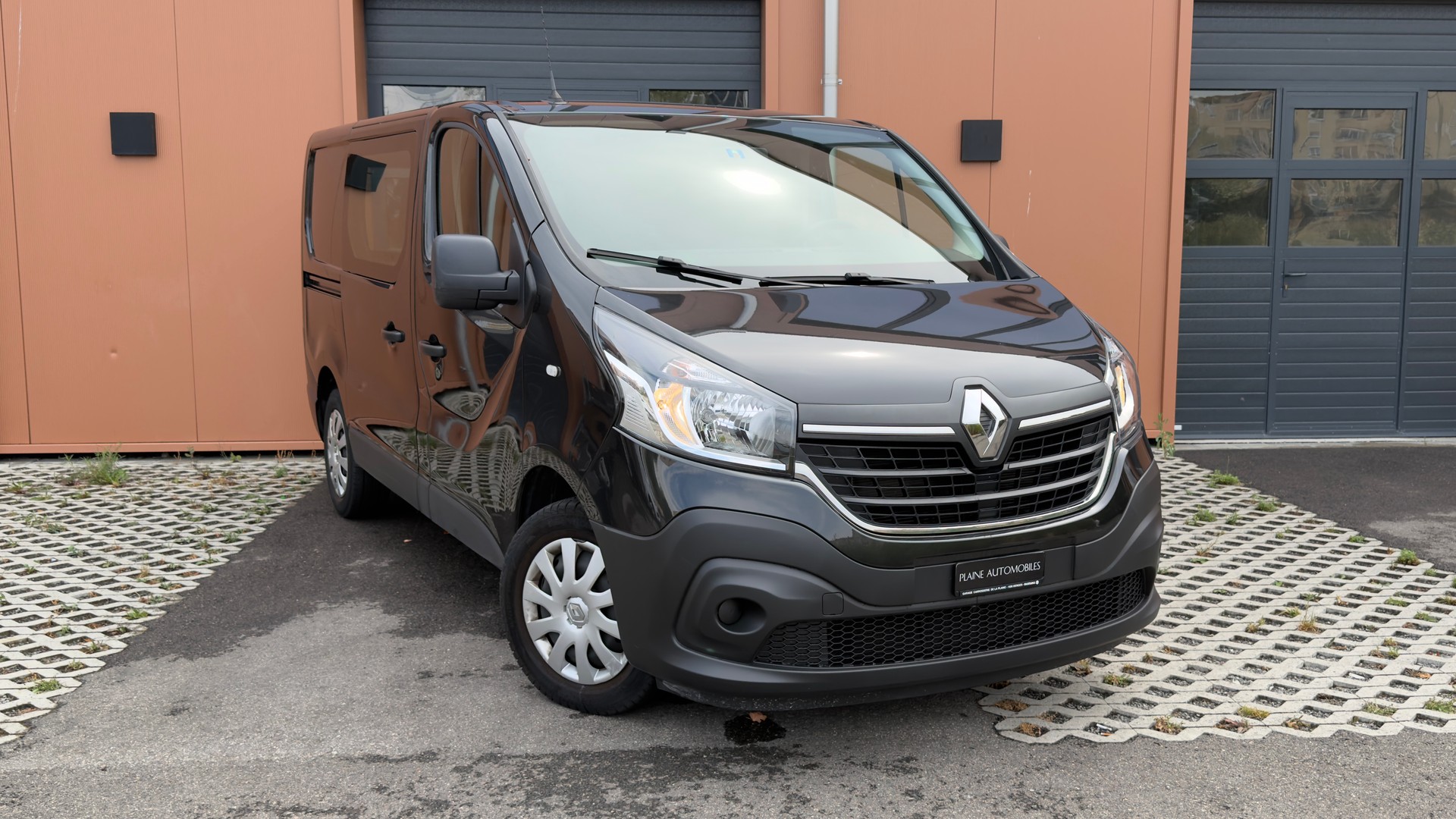 RENAULT Trafic 2.0 Energy dCi 120 3.0t Business L1H1 CH Vehicule * Version 3 places * Porte coulissante* Tempomat *