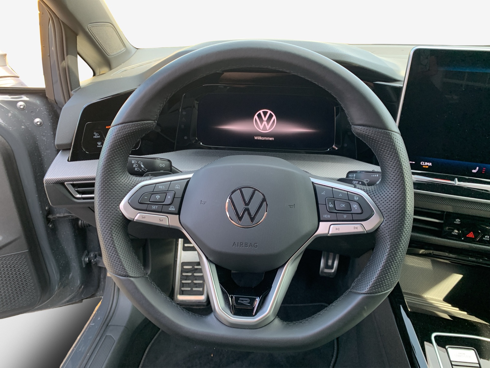 VW Golf 2.0 TSI R-Line DSG 4 Motion-image-9