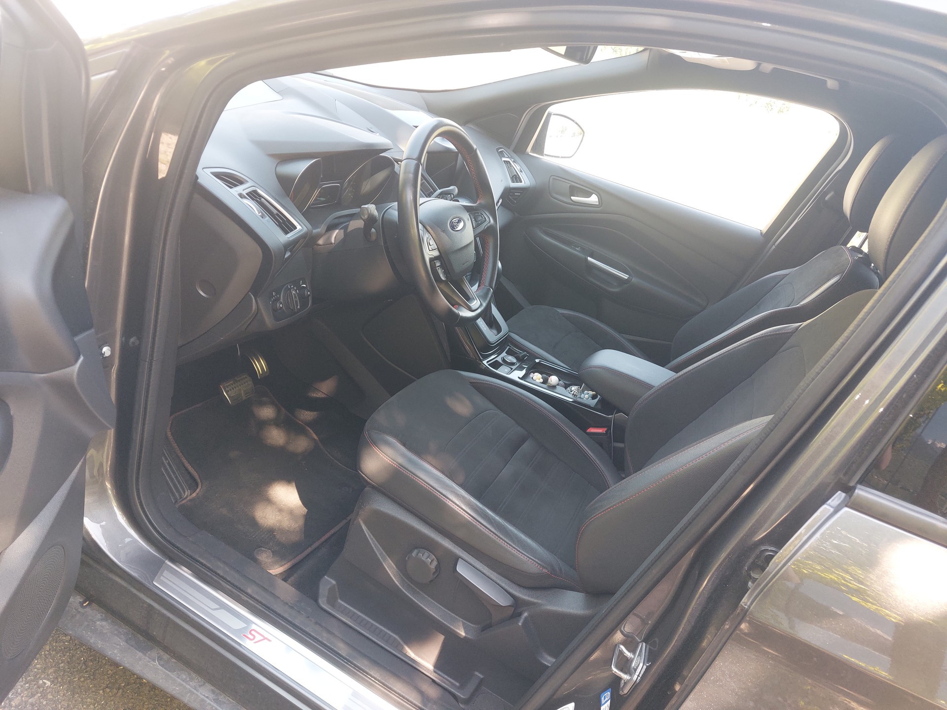 FORD 1.5 EcoB 182 Titanium-image-2