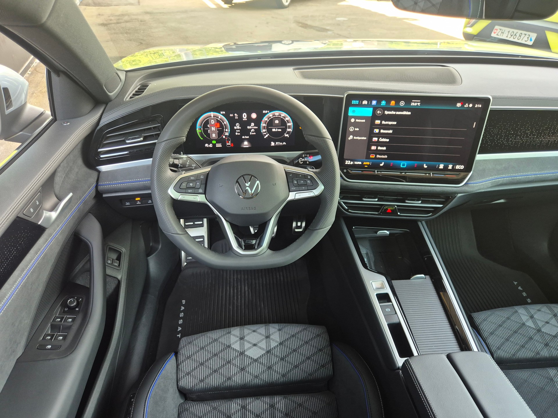 VW Passat Variant 1.5 TSI evo2 Plug-In- Hybrid R-Line DSG-image-14
