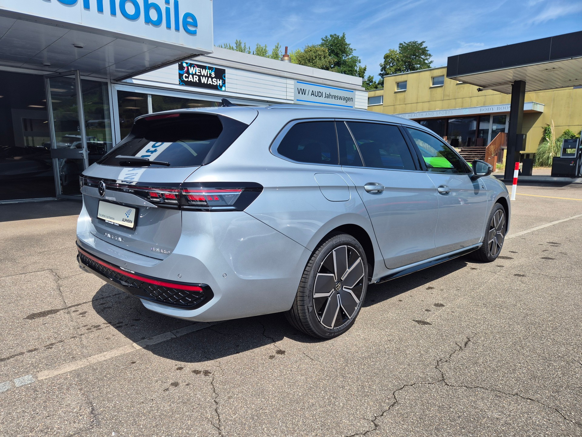 VW Passat Variant 1.5 TSI evo2 Plug-In- Hybrid R-Line DSG-image-4
