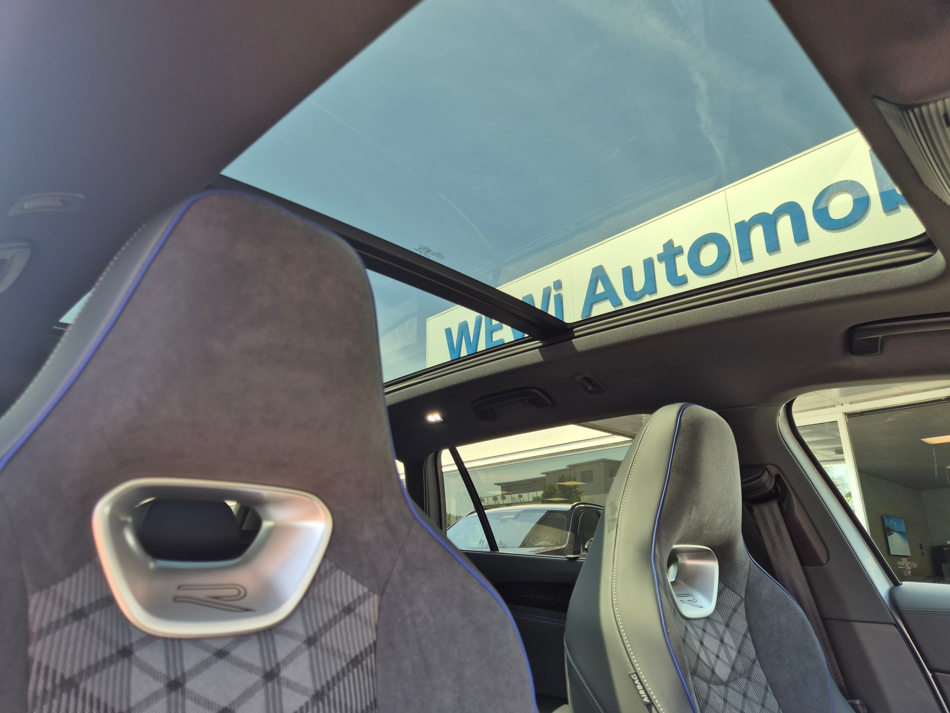 VW Passat Variant 1.5 TSI evo2 Plug-In- Hybrid R-Line DSG-image-10
