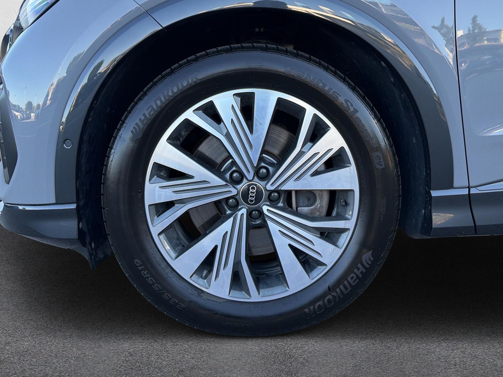 AUDI Q4 e-tron 40-image-9