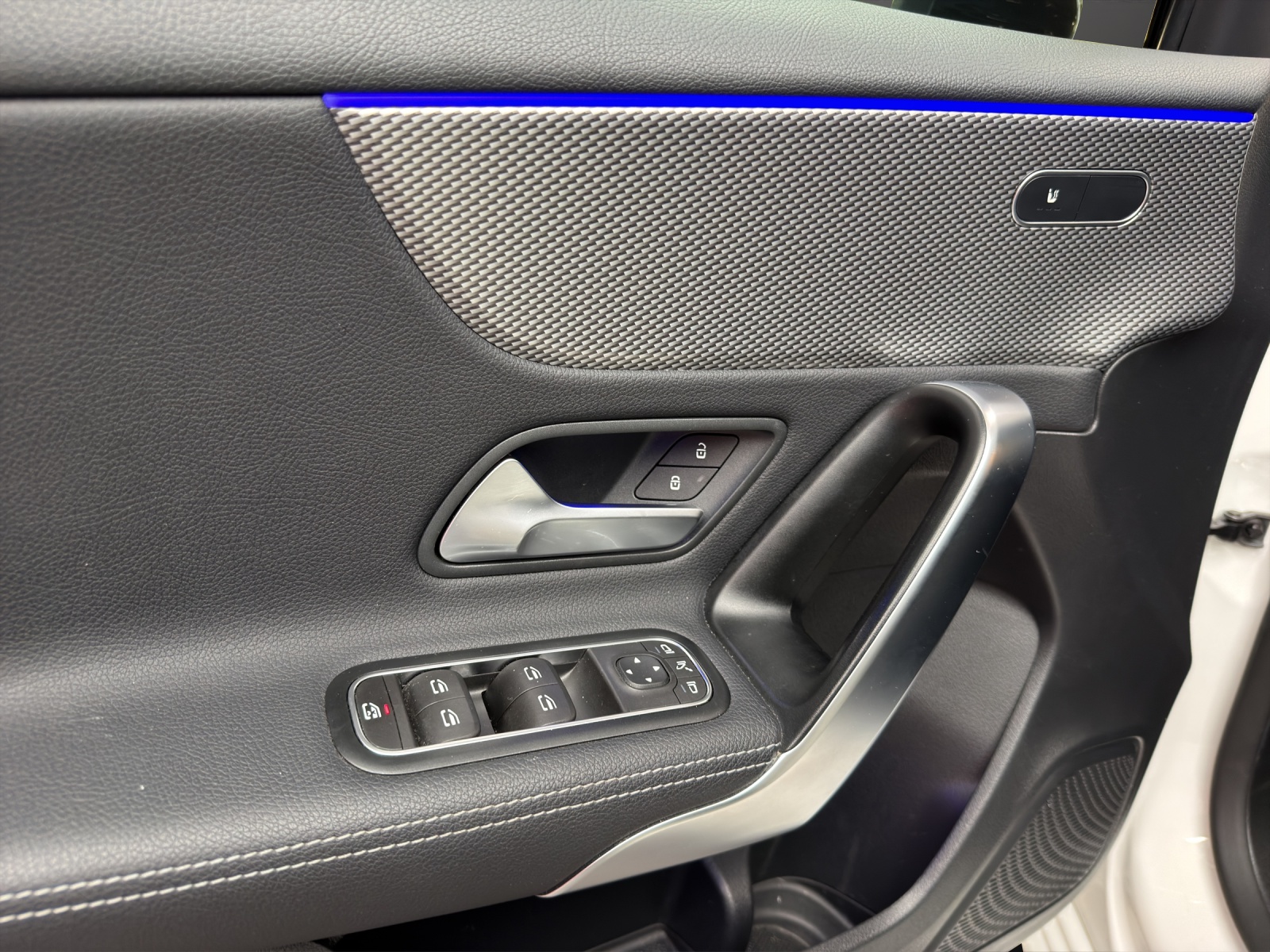MERCEDES-BENZ A 180 d Progressive 8G-image-10