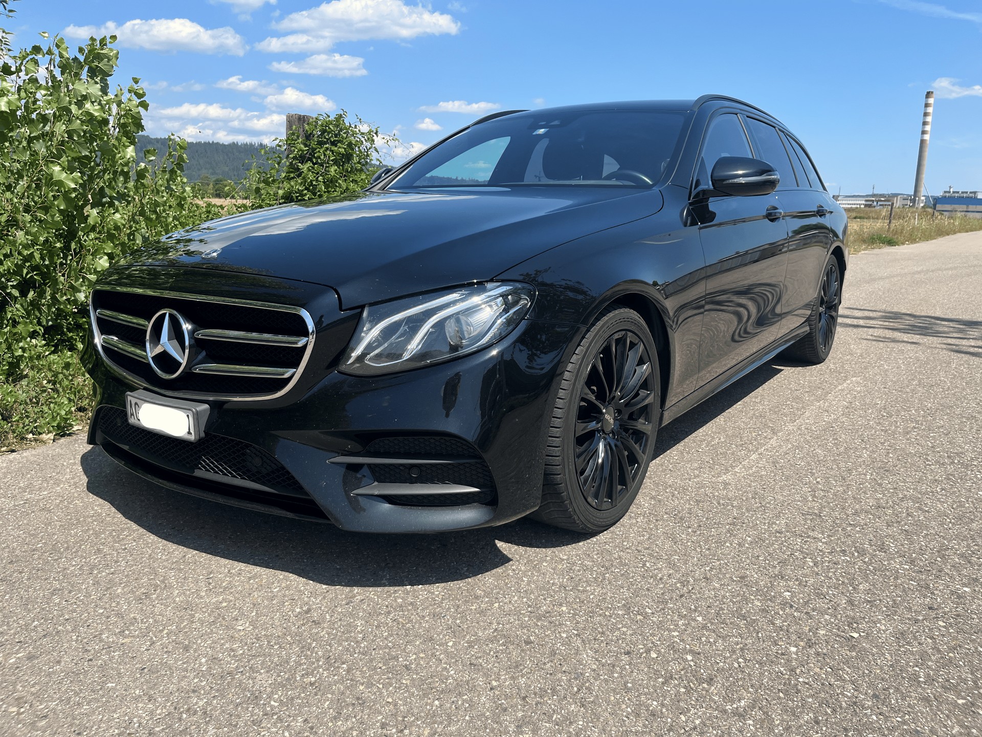 MERCEDES-BENZ E 300 d AMG Line-image-0