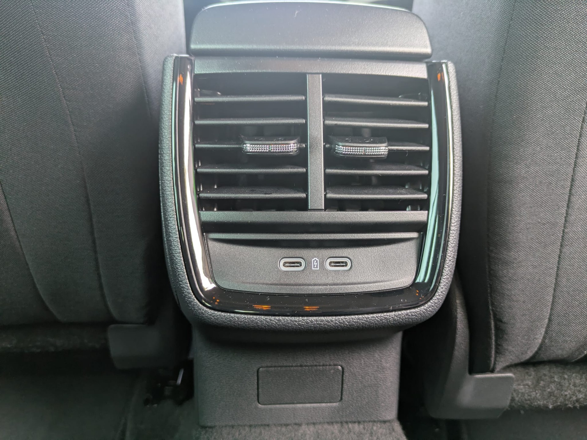 SKODA Kamiq 1.0 TSI Selection DSG-image-12