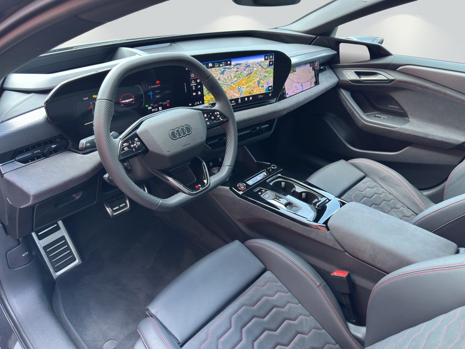 AUDI S6 Avant e-tron quattro-image-4