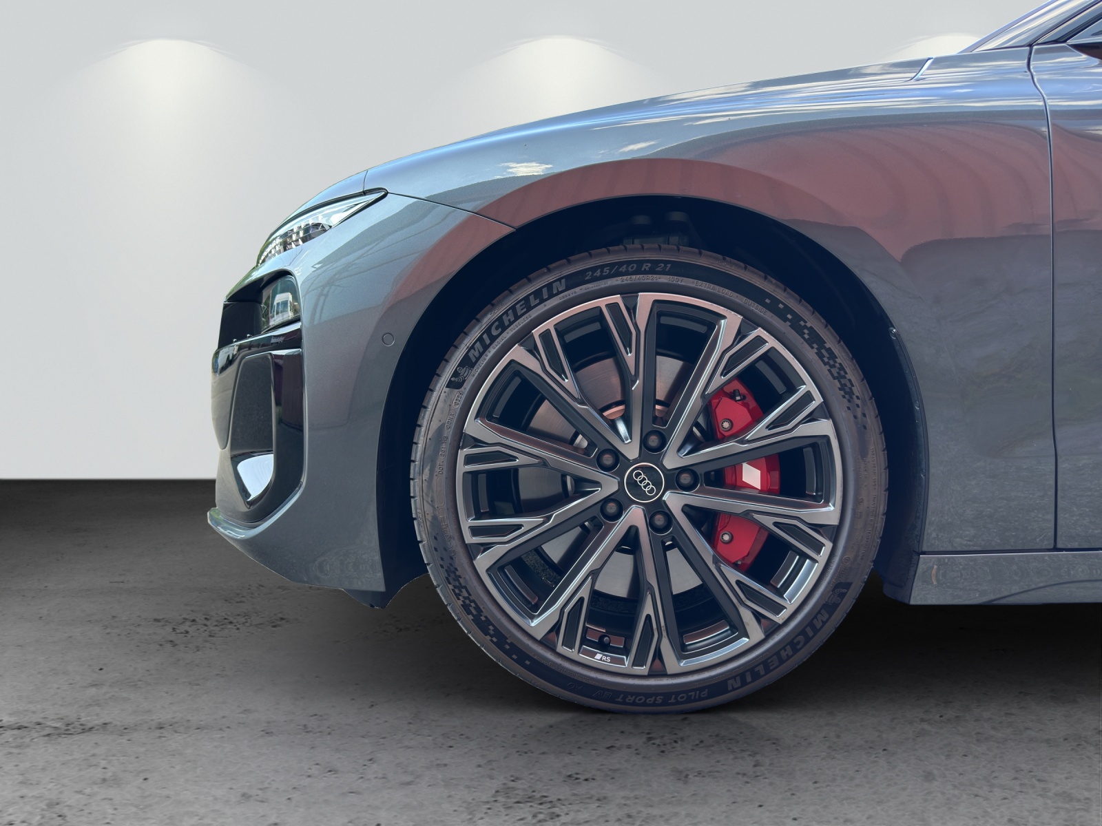 AUDI S6 Avant e-tron quattro-image-9