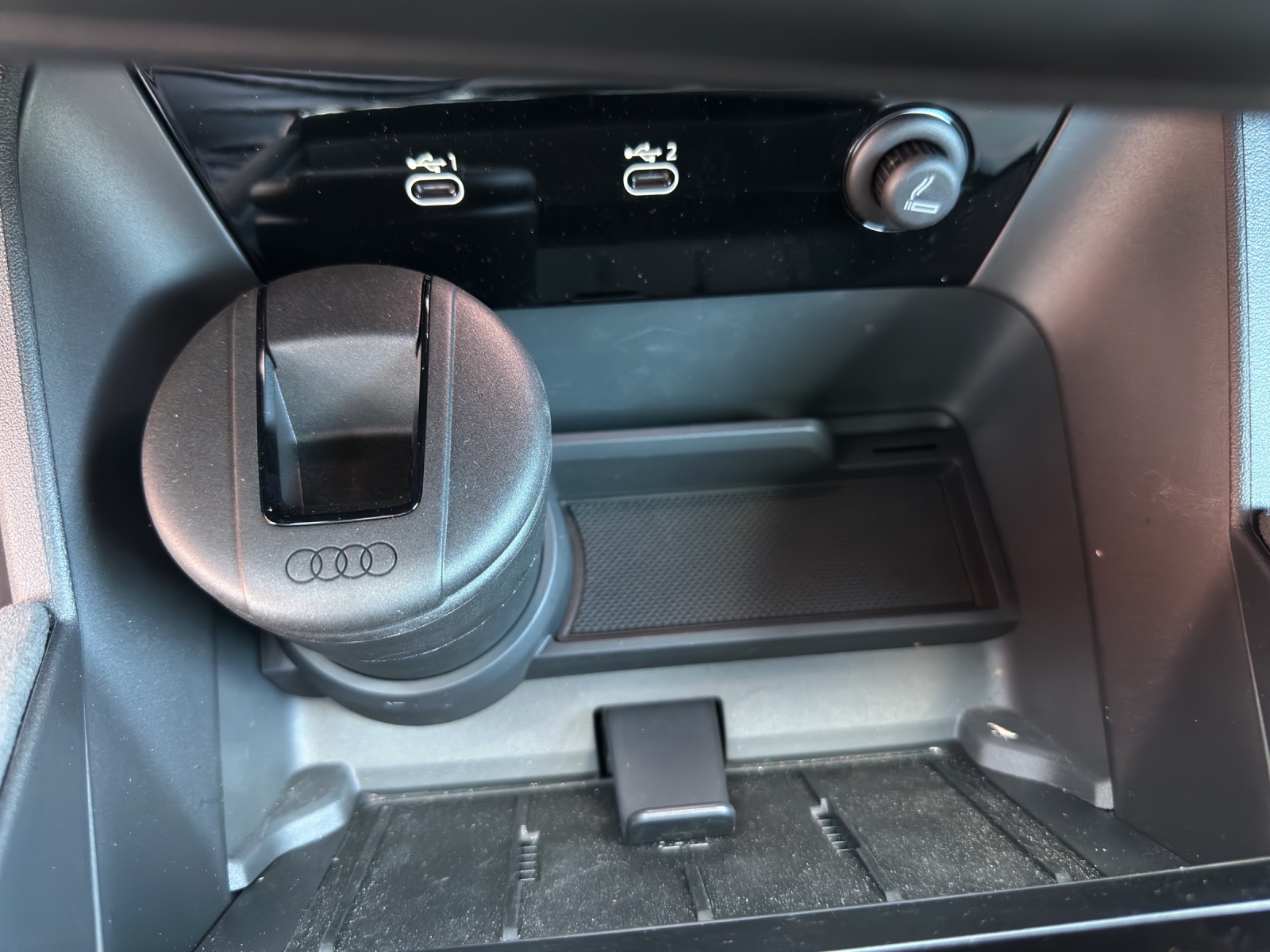 AUDI S6 Avant e-tron quattro-image-15