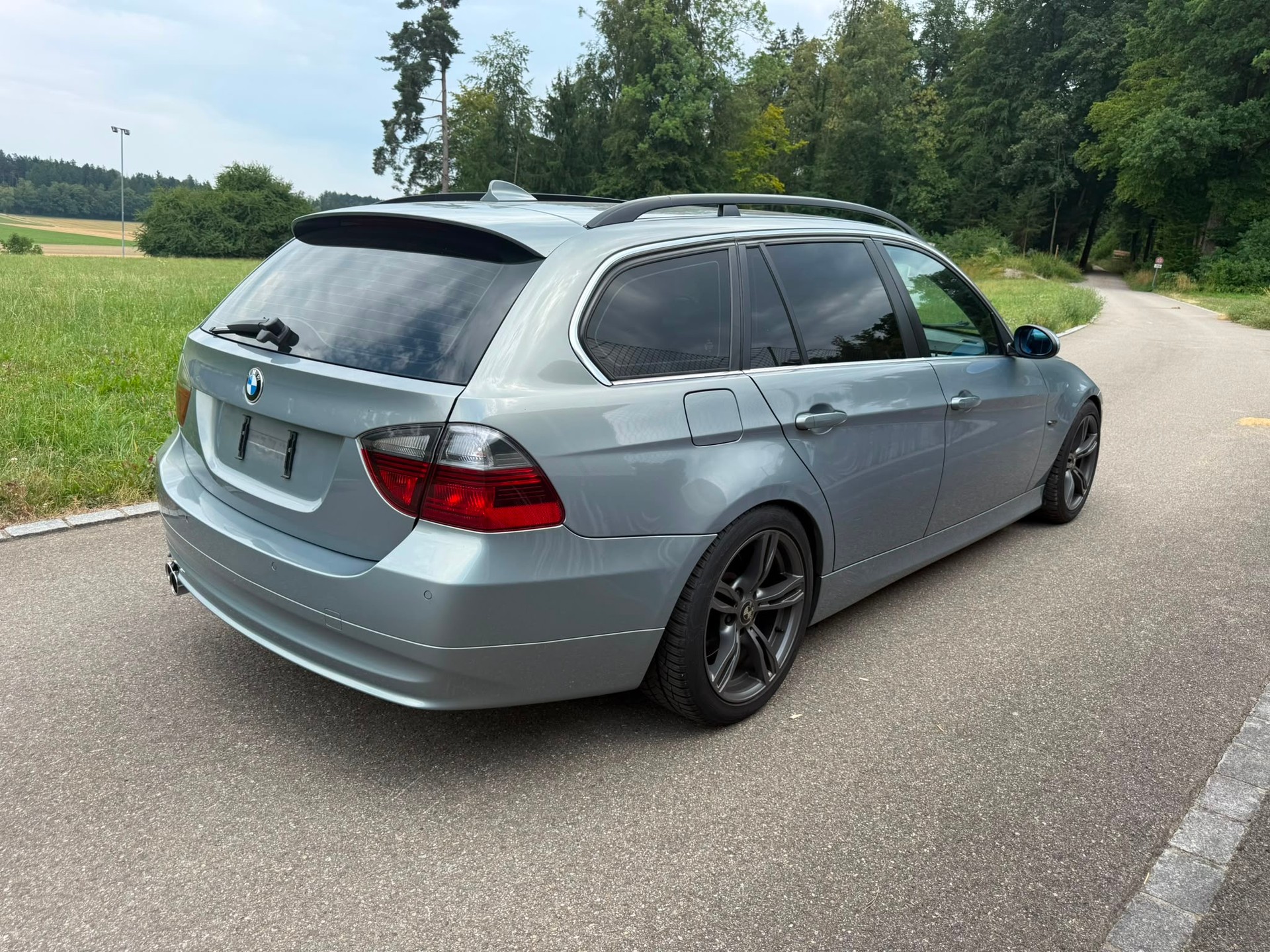BMW 330xd Touring-image-5