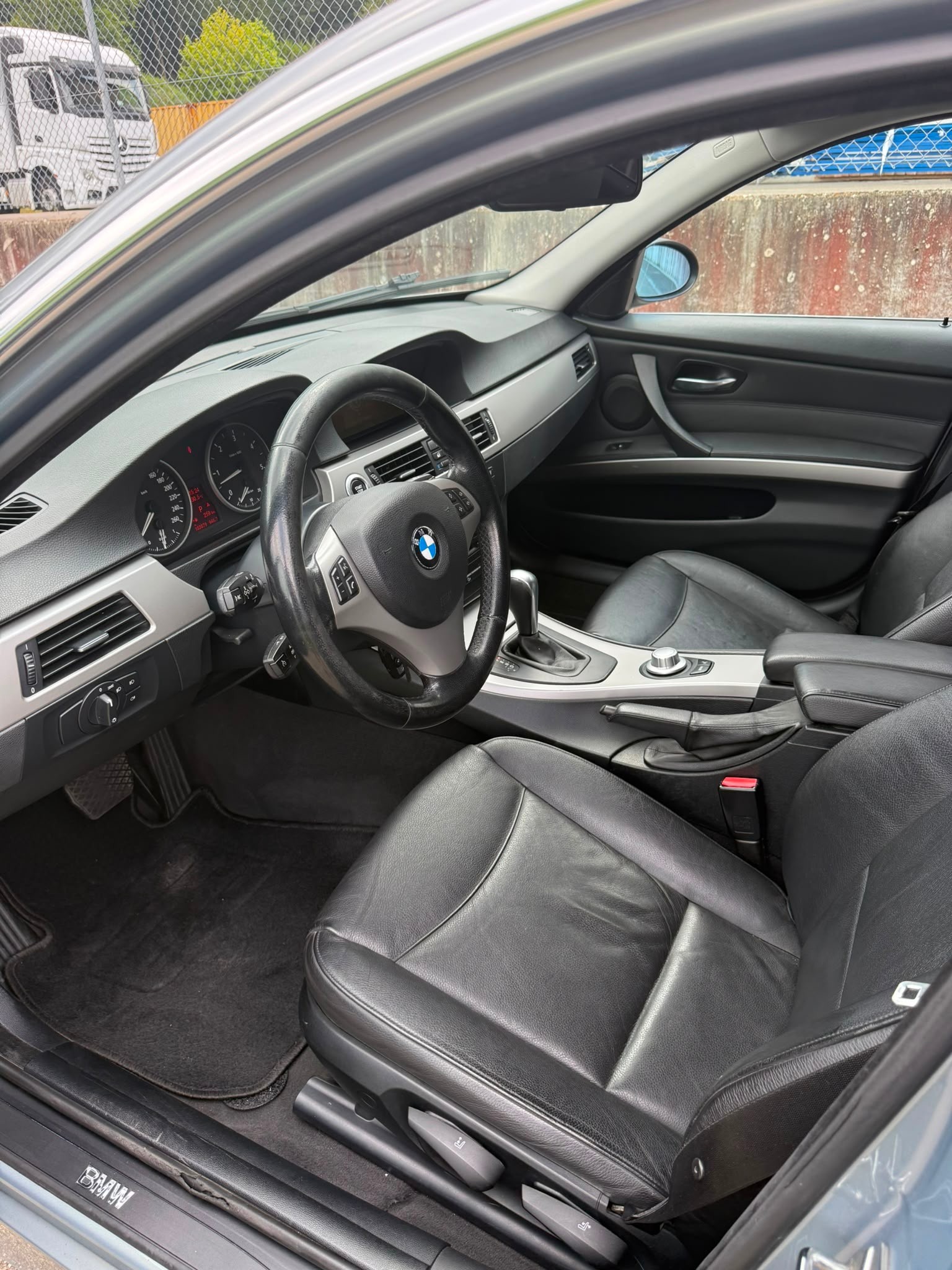BMW 330xd Touring-image-6