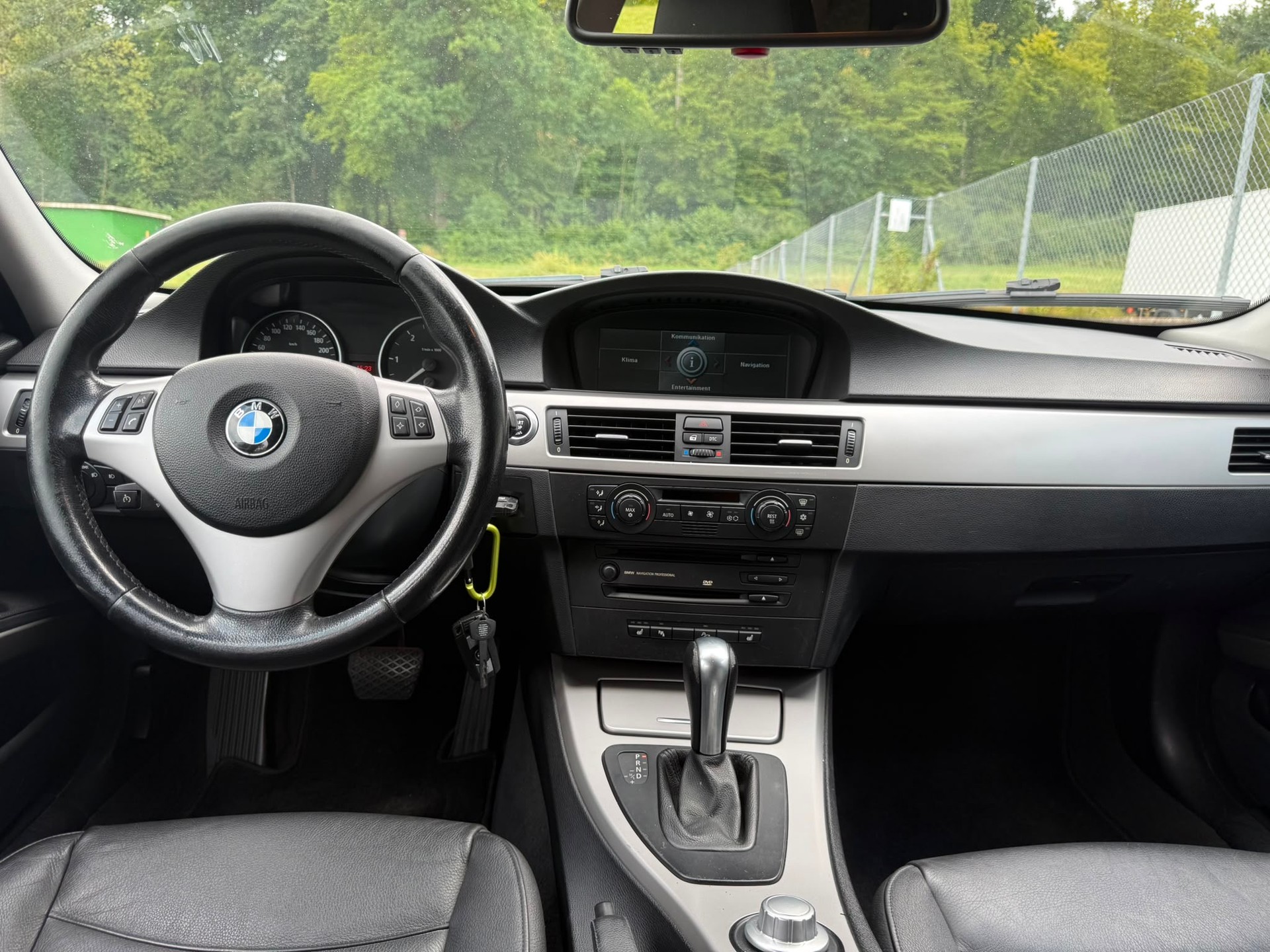 BMW 330xd Touring-image-7