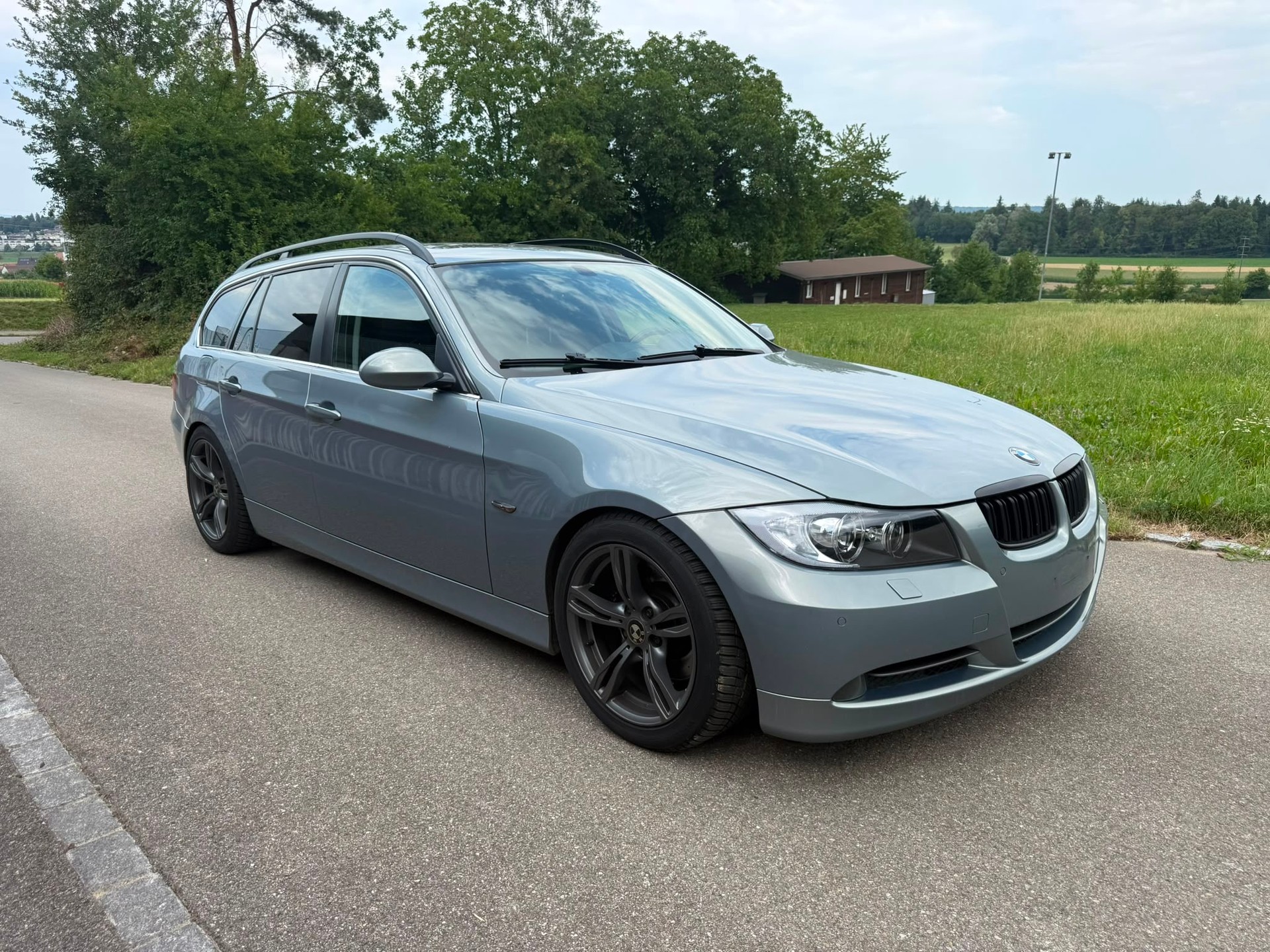 BMW 330xd Touring-image-0