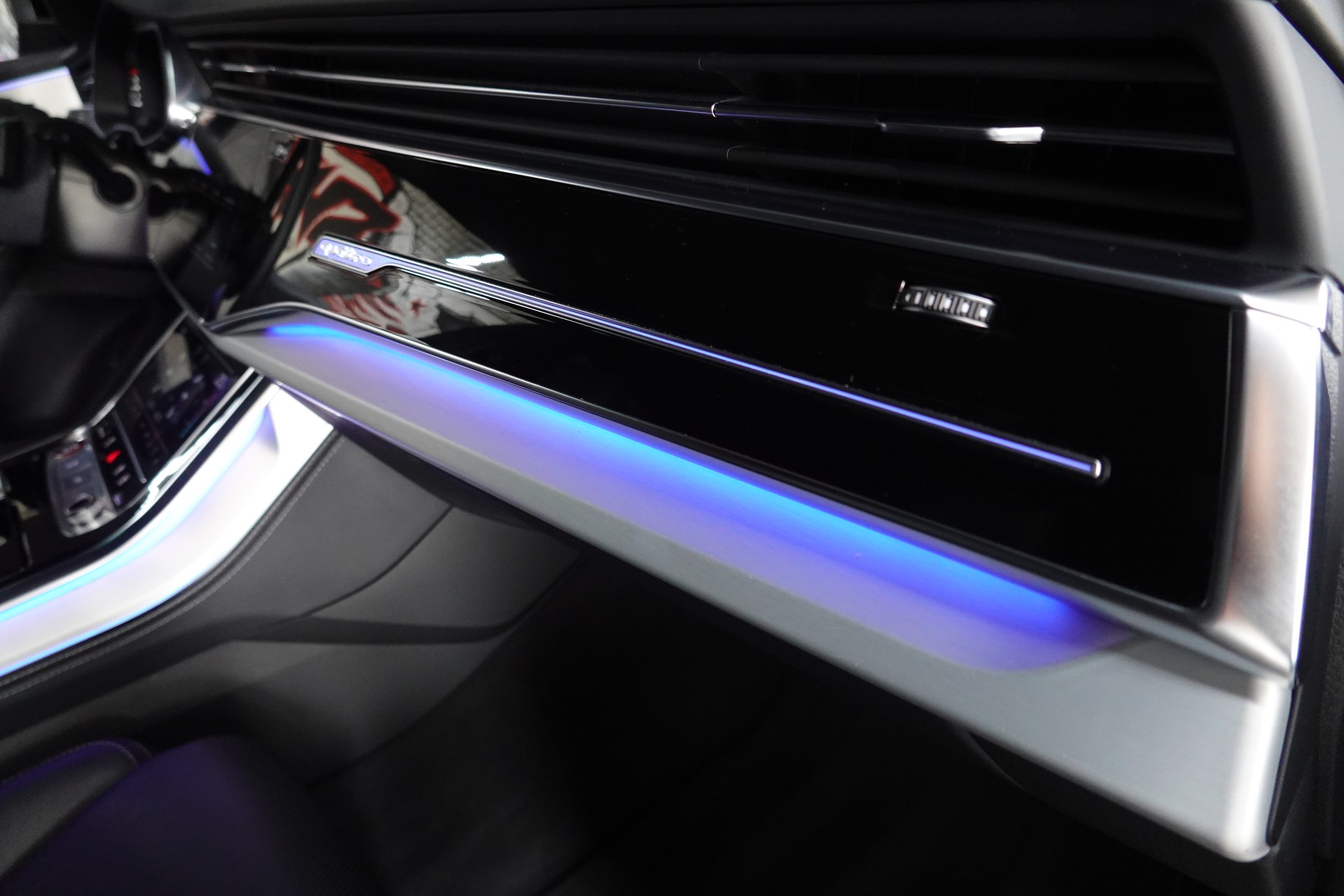 AUDI SQ8 TFSI QUATTRO TIPTRONIC CH-FZ MY23-image-45