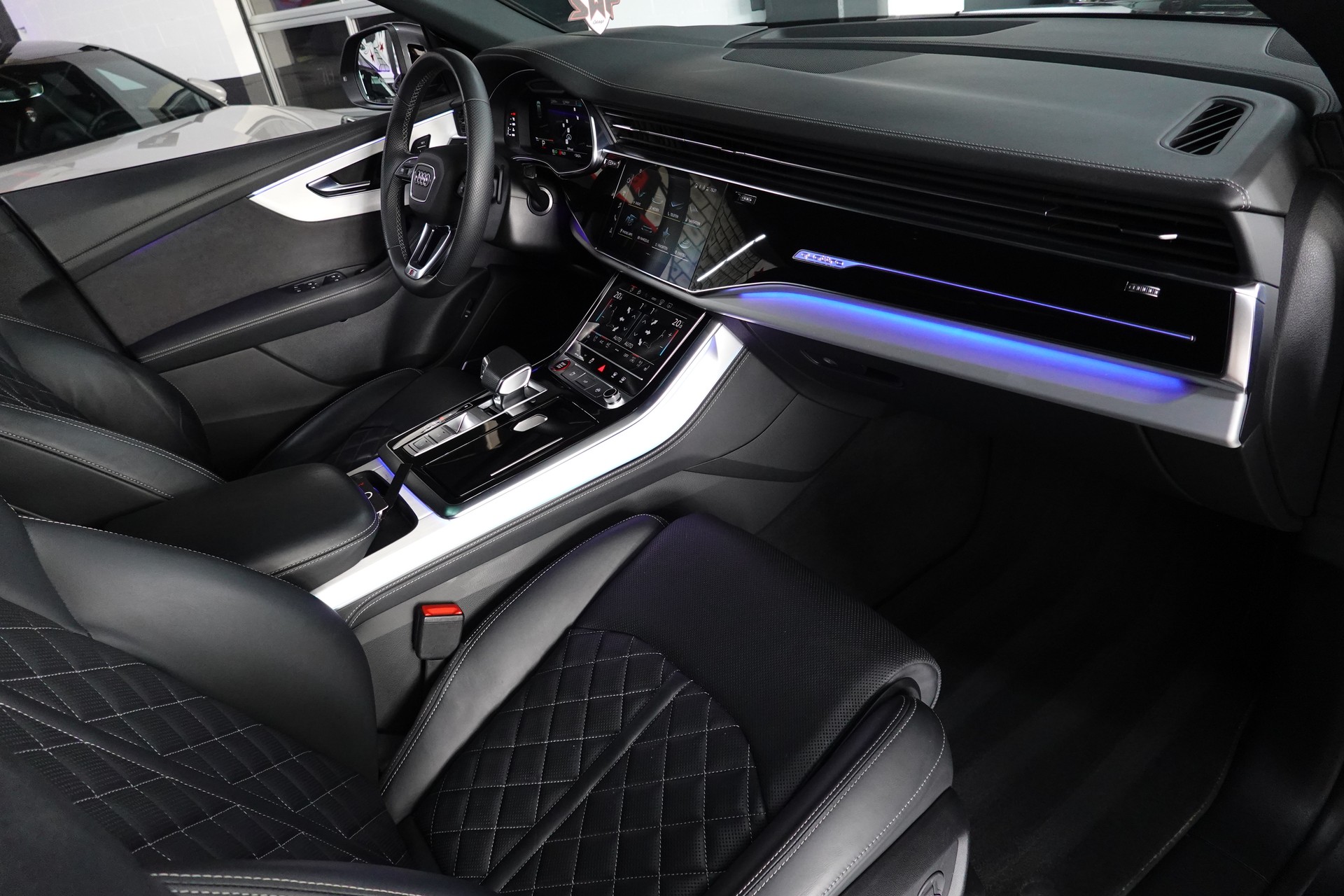 AUDI SQ8 TFSI QUATTRO TIPTRONIC CH-FZ MY23-image-44