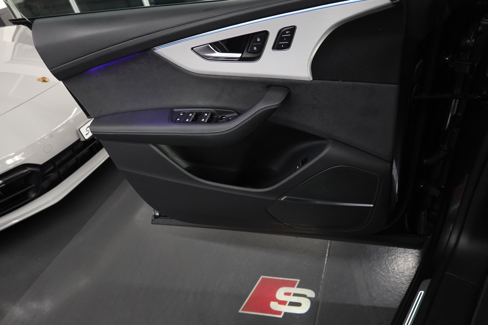 AUDI SQ8 TFSI QUATTRO TIPTRONIC CH-FZ MY23-image-28