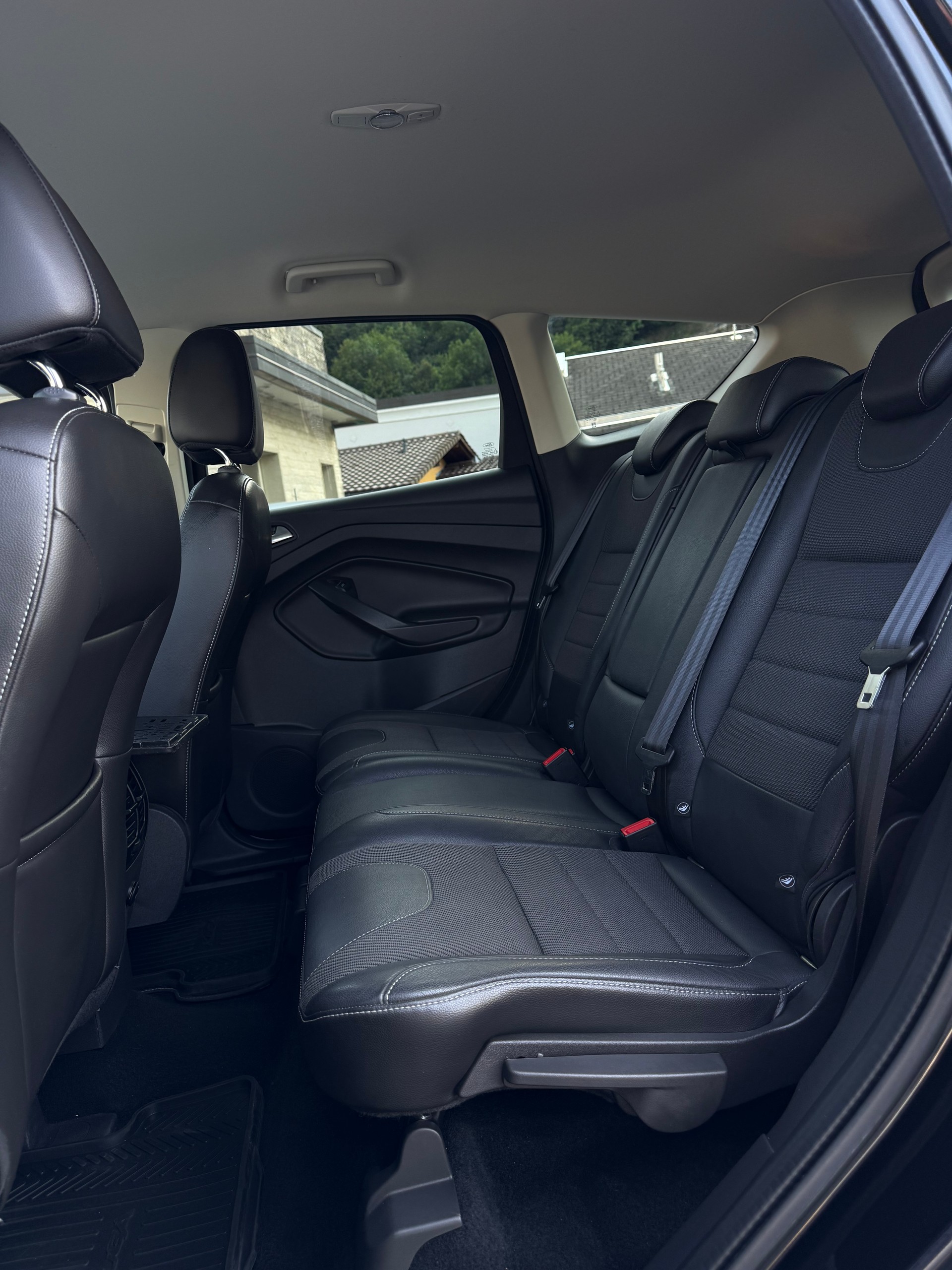FORD Kuga 2.0 TDCi Titanium 4WD PowerShift-image-13