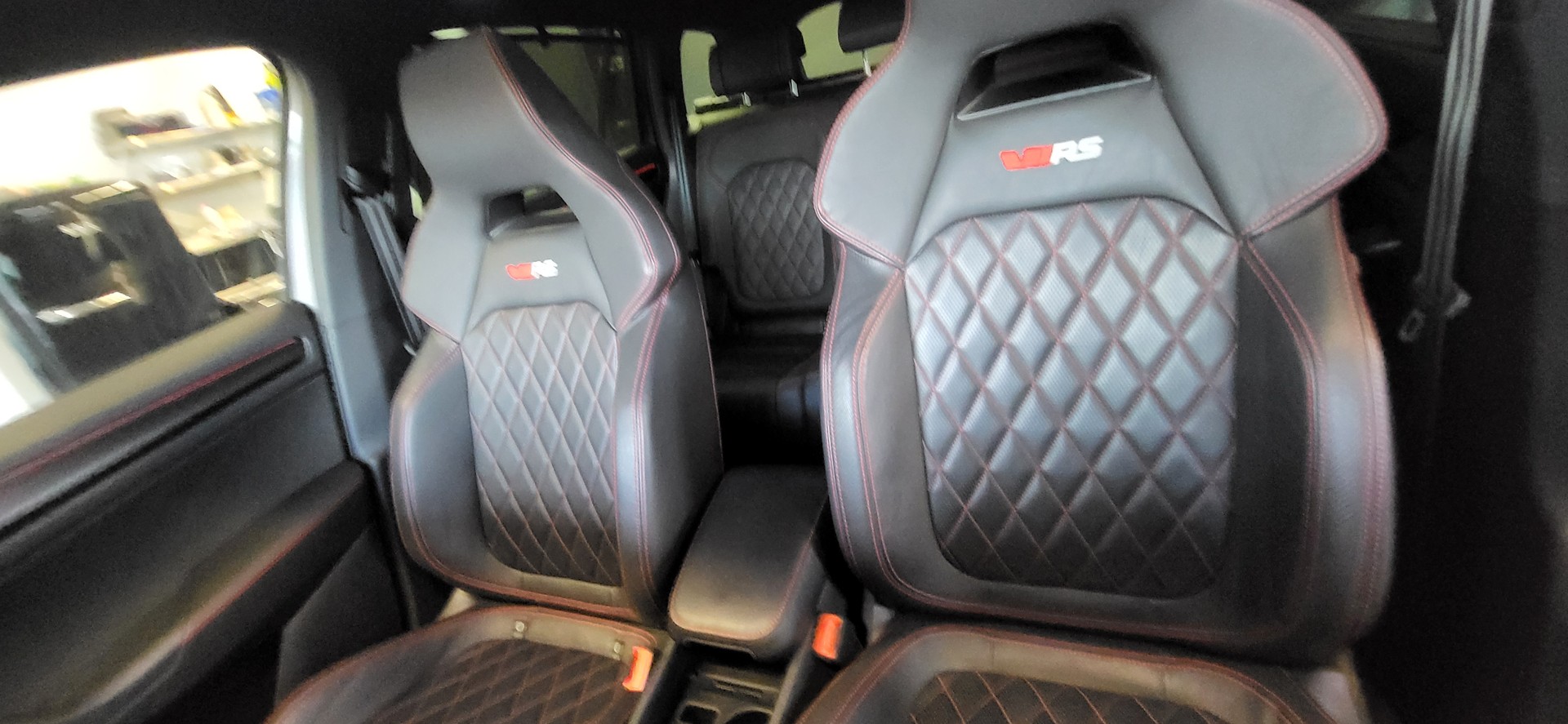 SKODA Kodiaq 2.0 TSI 4x4 RS-image-16