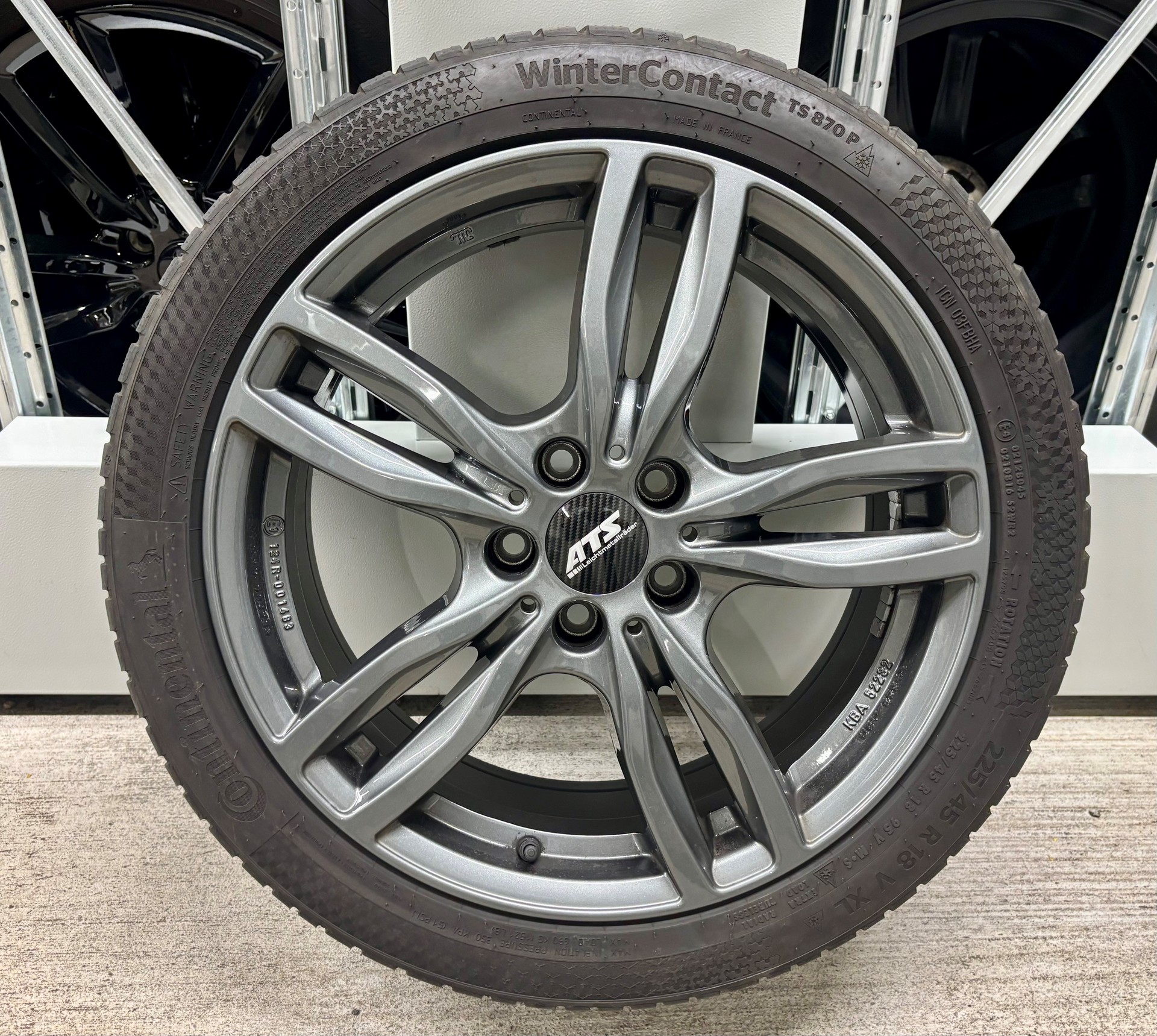 VW T-Roc 2.0 TSI R DSG 4Motion mit Akrapovic Abgasanlage, Leder & Panorama-Ausstell-/Schiebedach-image-29