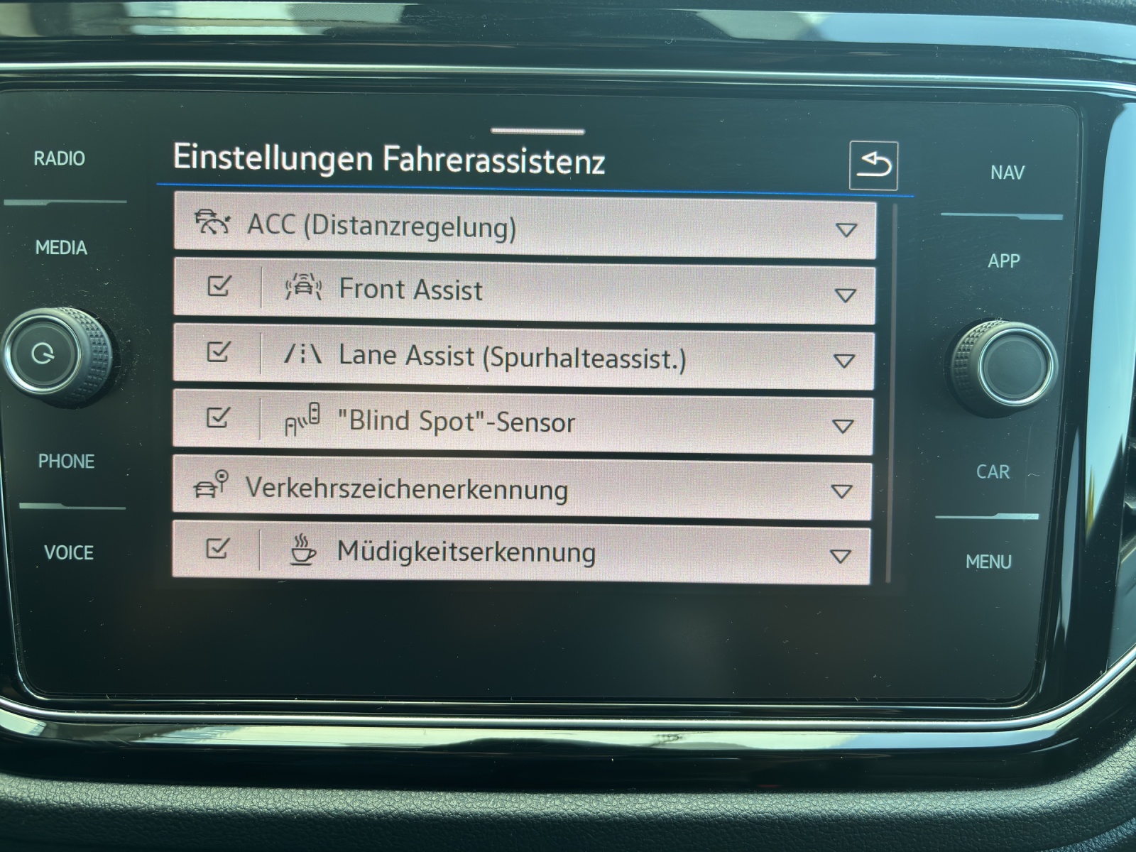 VW T-Roc 2.0 TSI R DSG 4Motion mit Akrapovic Abgasanlage, Leder & Panorama-Ausstell-/Schiebedach-image-23