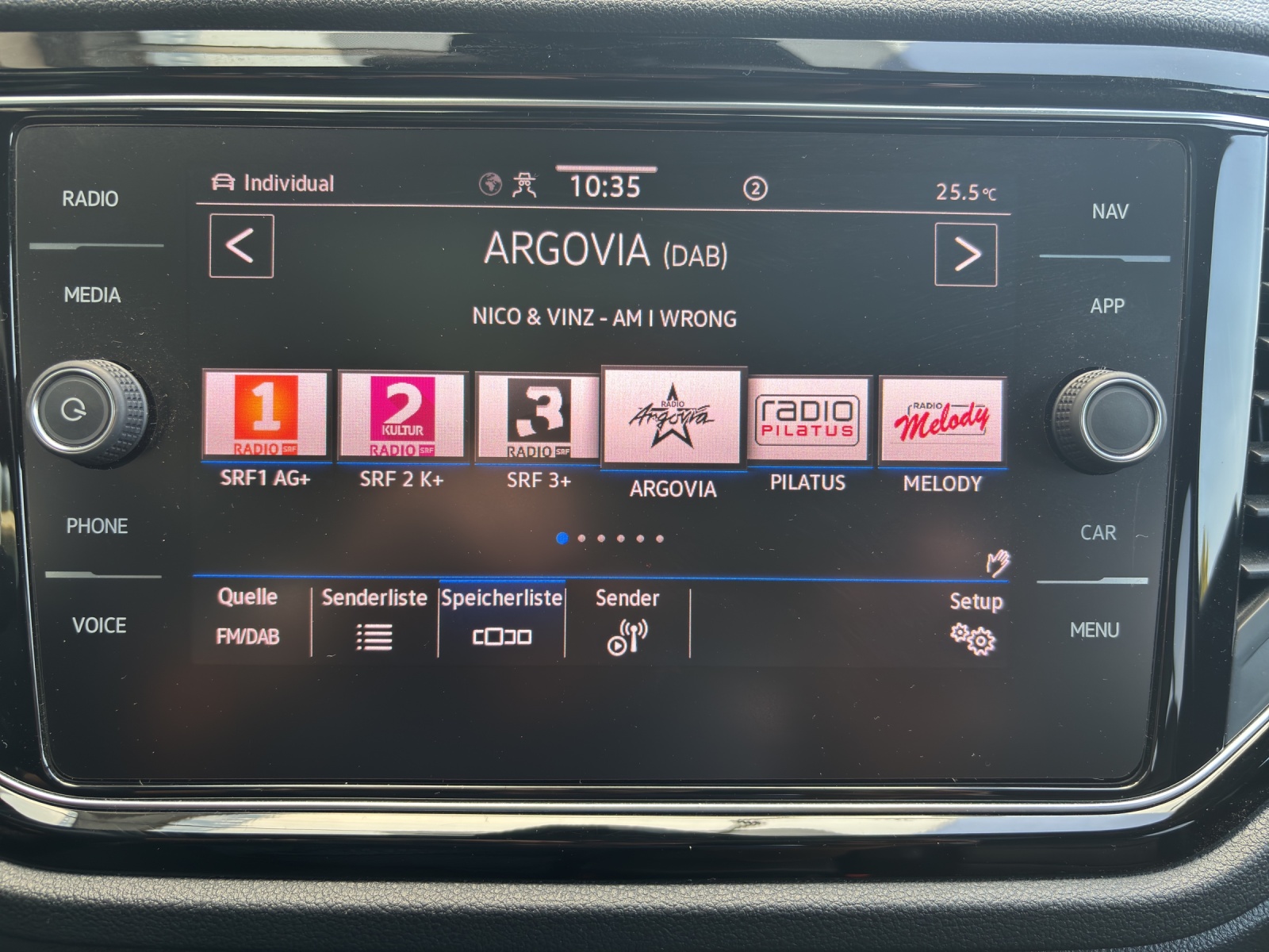 VW T-Roc 2.0 TSI R DSG 4Motion mit Akrapovic Abgasanlage, Leder & Panorama-Ausstell-/Schiebedach-image-17