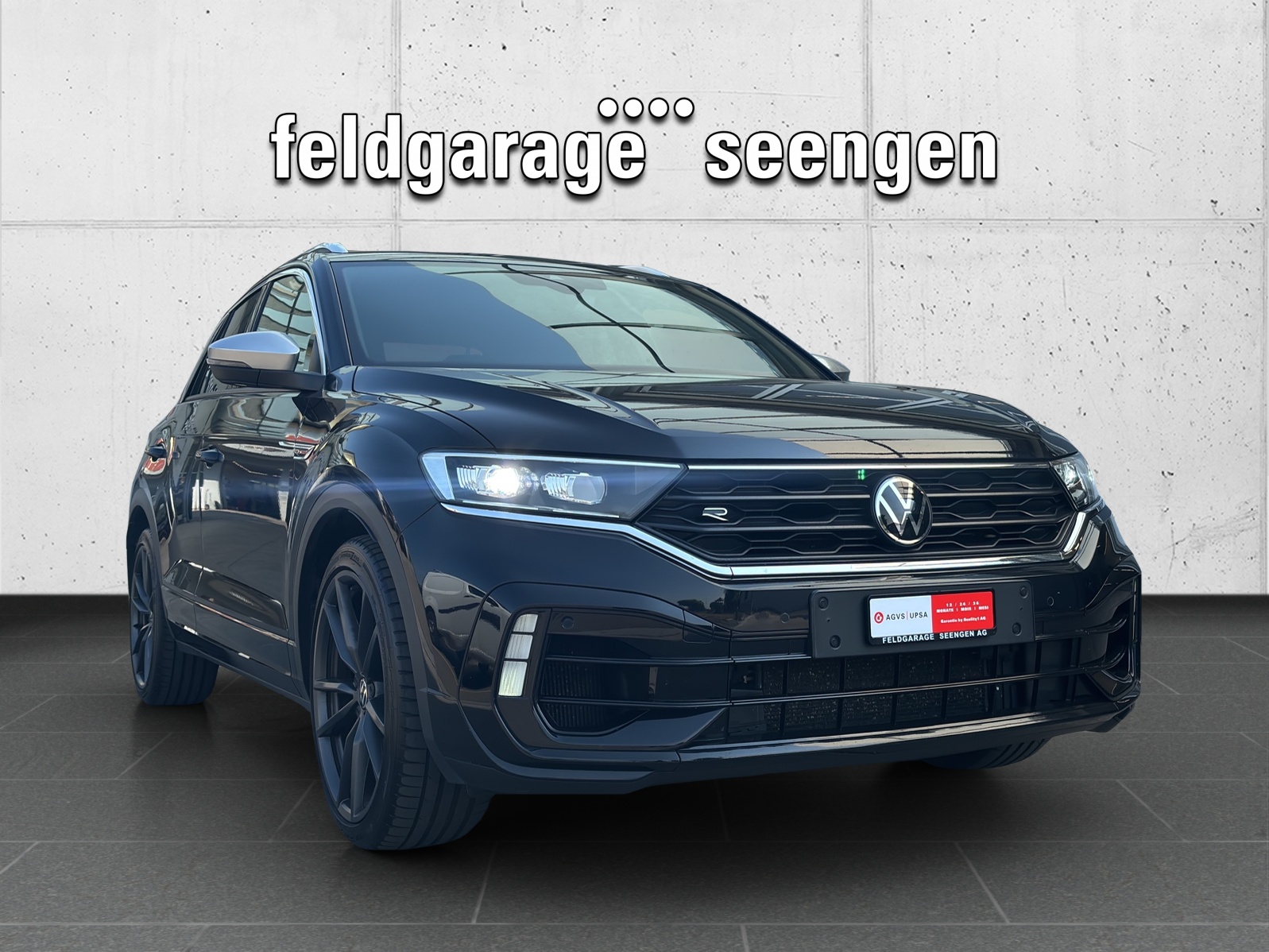 VW T-Roc 2.0 TSI R DSG 4Motion mit Akrapovic Abgasanlage, Leder & Panorama-Ausstell-/Schiebedach-showroom-element-2