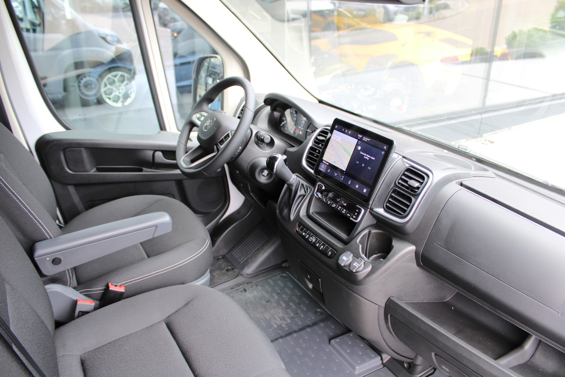 CITROEN Jumper 35+ 2.2 BlueHDi 180 L3H2 EAT8-image-5