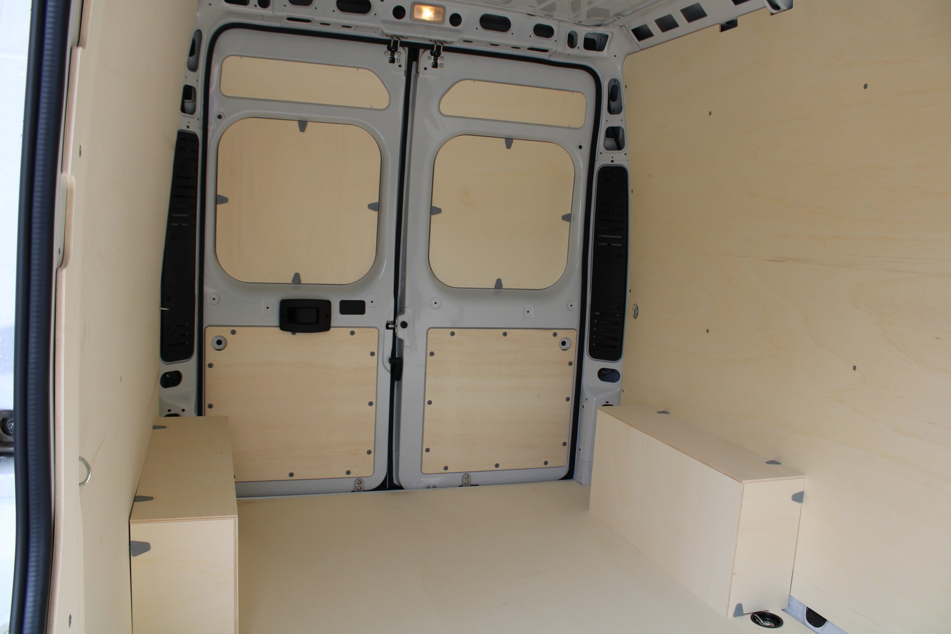CITROEN Jumper 35+ 2.2 BlueHDi 180 L3H2 EAT8-image-4